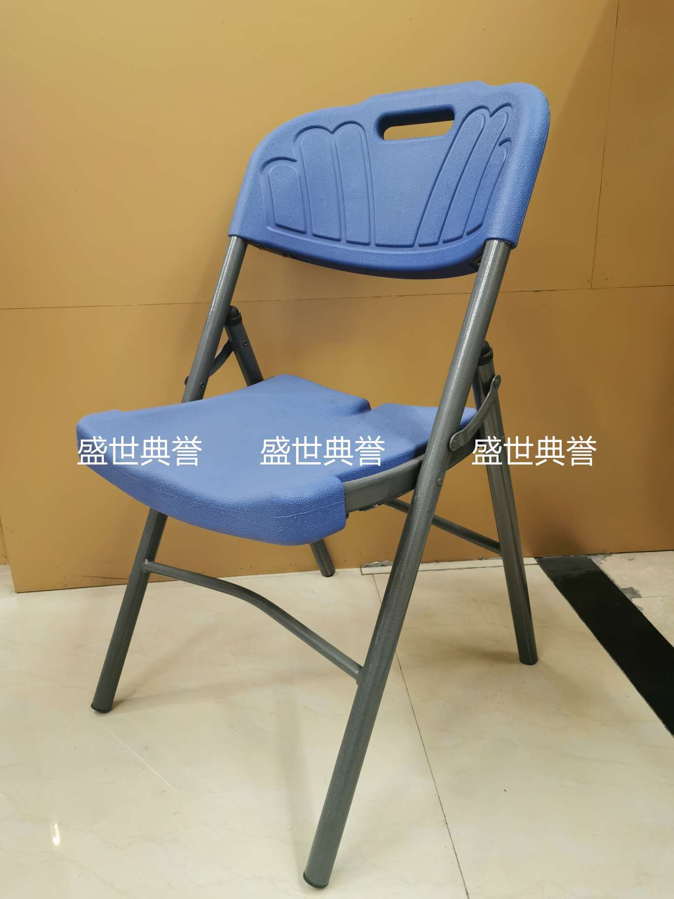 浙江外贸出口户外婚礼折叠椅中空吹塑椅子商场便携式会议椅培训椅详情图8