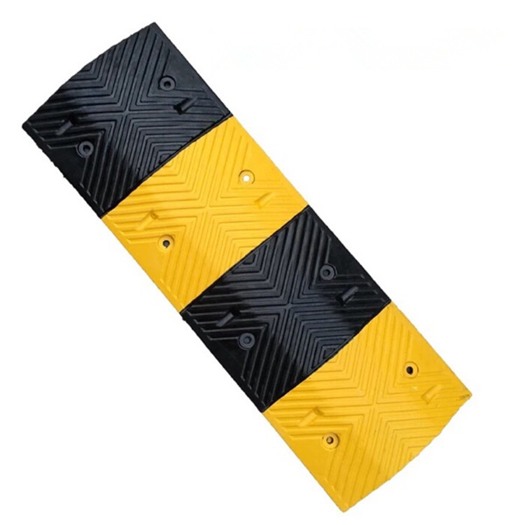 厂家定制橡胶减速带公路减速带 减速垄道路 马路橡胶减速带人字形
