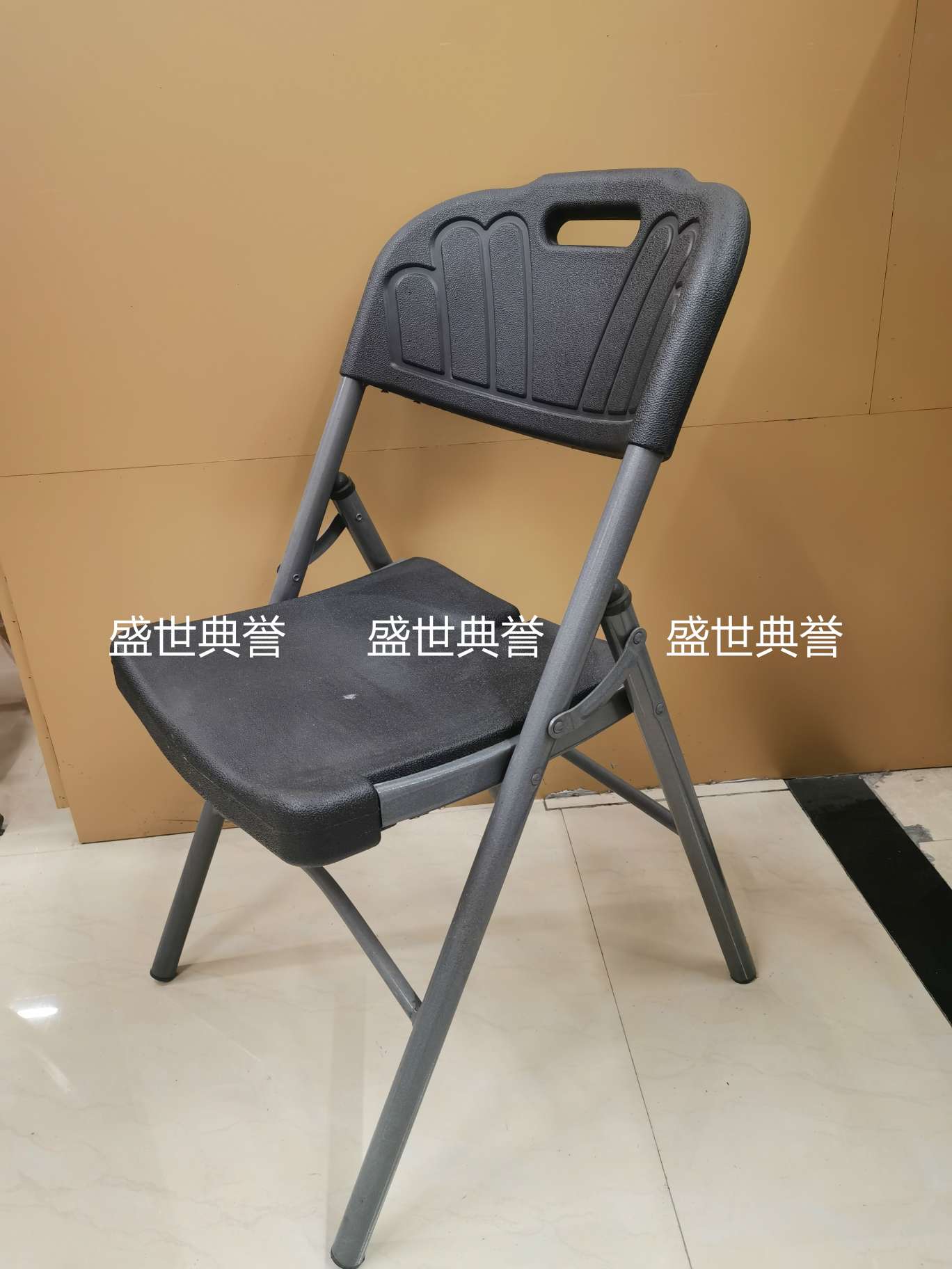 浙江外贸出口户外婚礼折叠椅中空吹塑椅子商场便携式会议椅培训椅详情图7