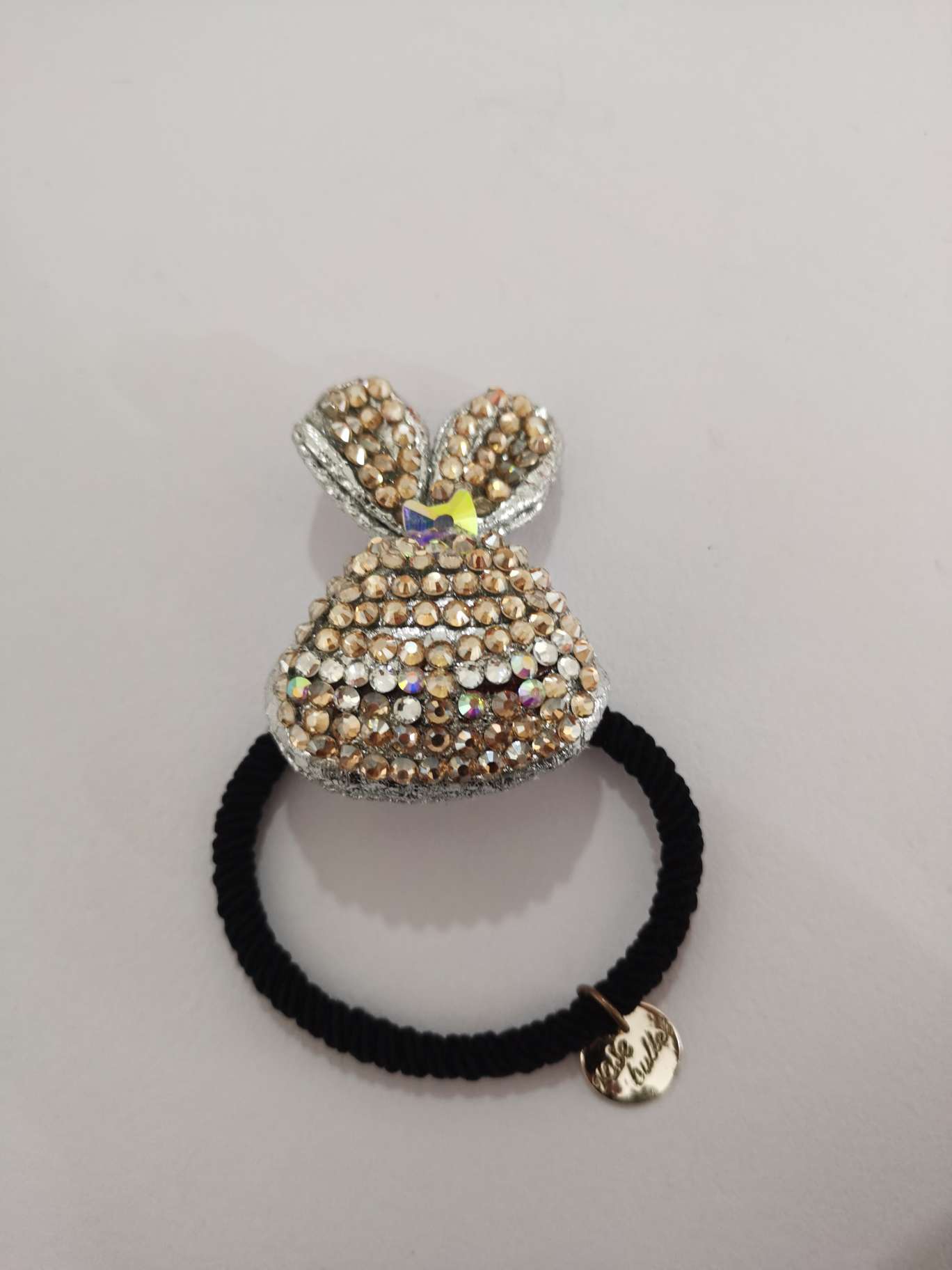 Dongdaemun, South Korea, has launched a fashionable duckbill clip with a unique rubber band and a new rabbit-side clip and top clip