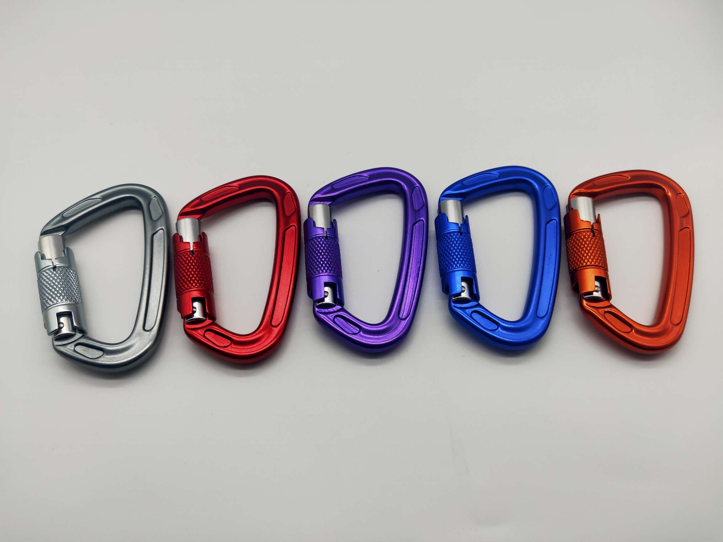 Type D Mountaineering Buckle 22Kg Rock Climbing Quick Hook 7075 Aviation Aluminum Buckle Camping Equipment Hammock Safety Buckle Application Scenario