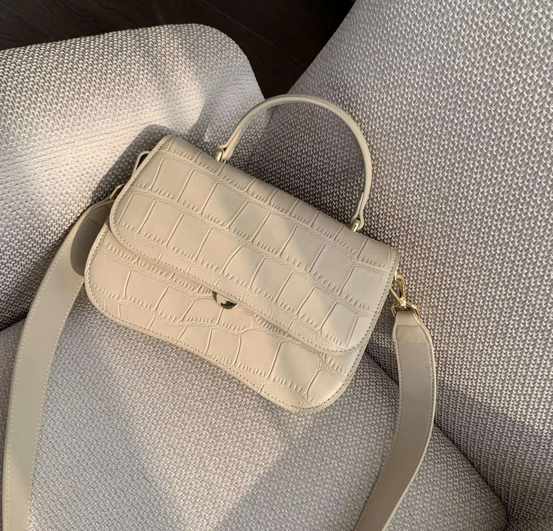 B1578，米色白底实物图