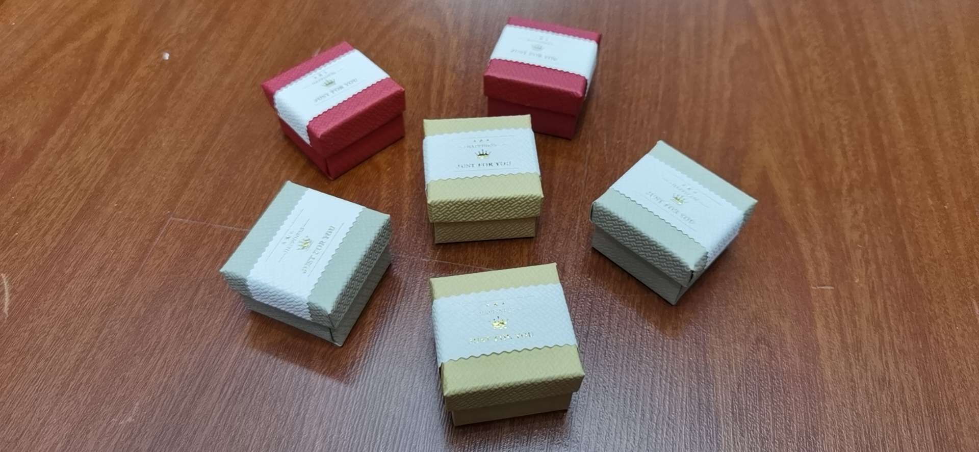 Ironing crown jewelry boxes, paper boxes, rings, double fingers, bracelets, necklaces