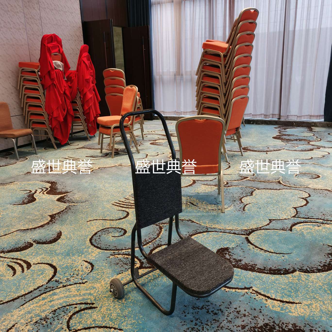 上海国际五星级酒店宴会厅椅子运输车会议中心宴会椅推车搬运车推椅车产品图