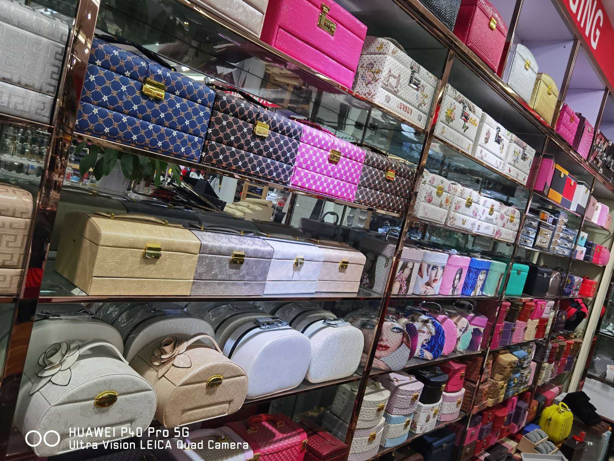High-end storage box, jewelry box, leather and velvet fabric Specification image