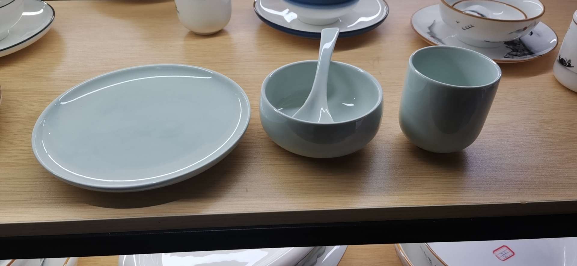 High-end Chinese-style hotel table setting tableware, jade porcelain restaurant and hotel ceramic plates, bowls, spoons, cups and chopsticks four-piece set hotel table setting, four-piece set tableware Specification image
