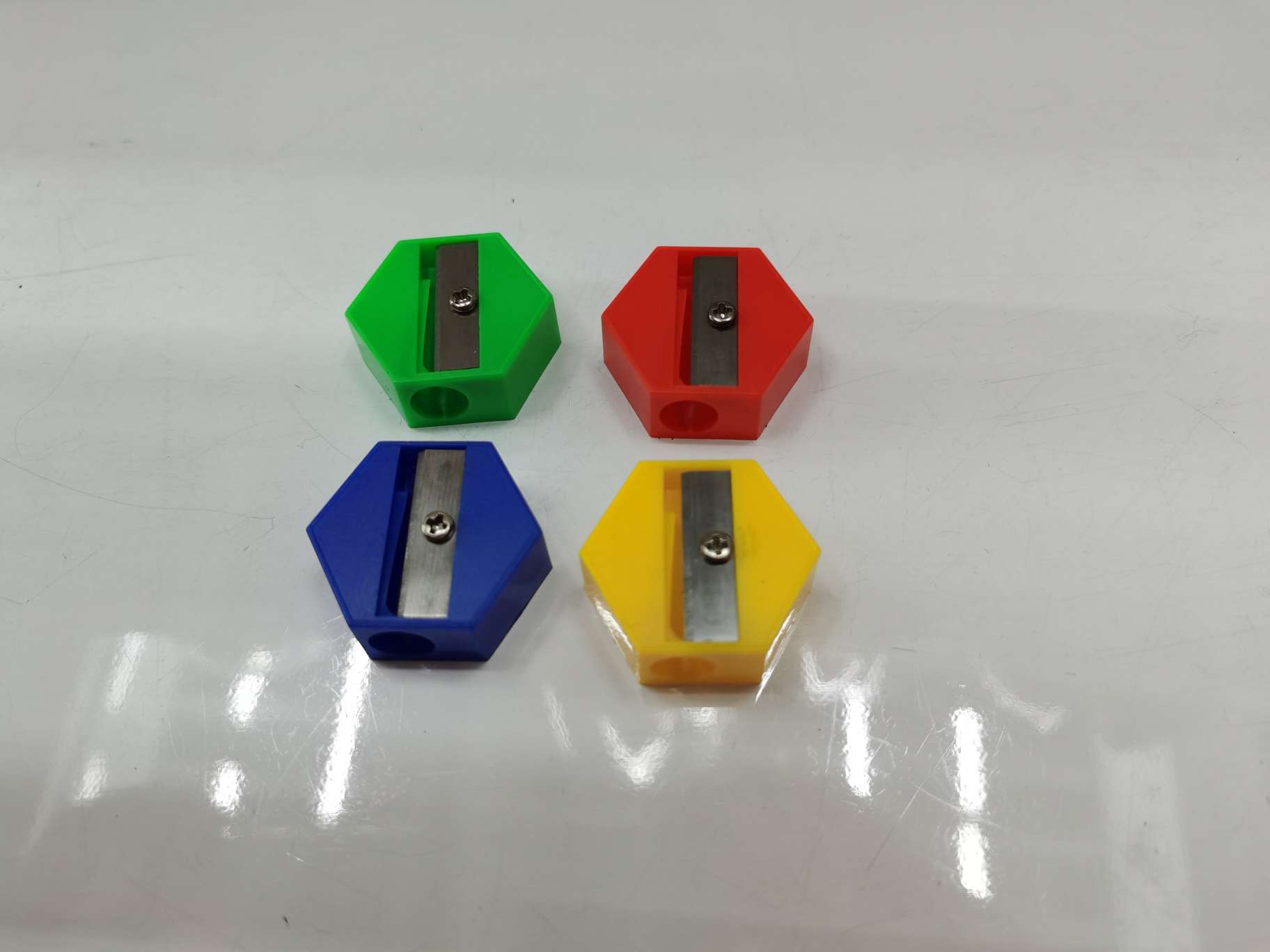 厂家直销六角造型卷笔刀 学生削笔刀学习用品批发 零售