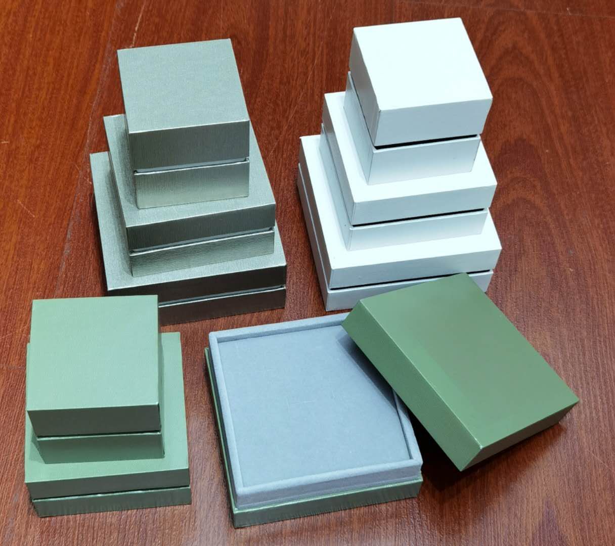 Jewelry box, top and bottom cover style, mold leather material, ring, pendant, bracelet Specification image