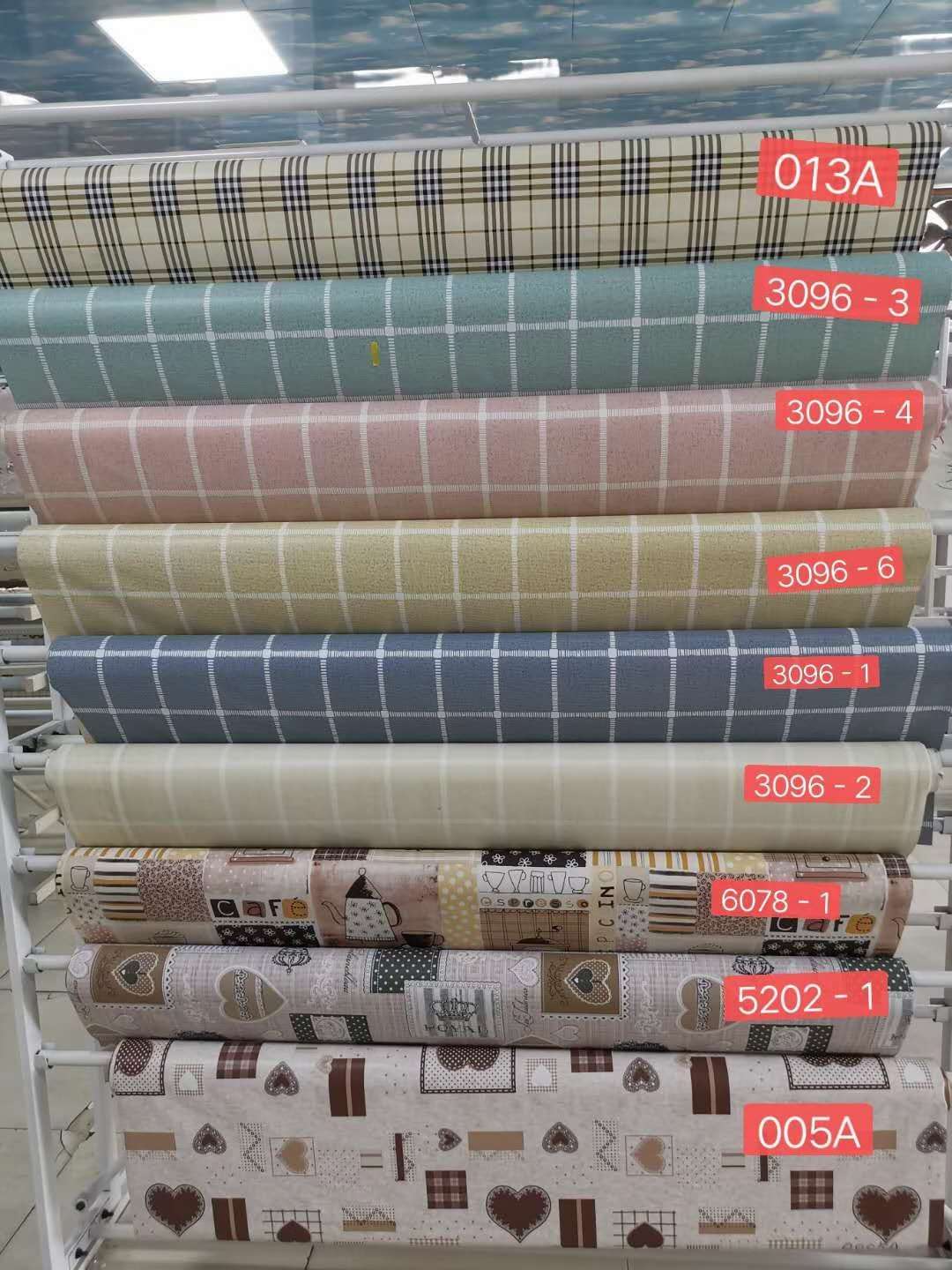 PVC纱线卷料产品图