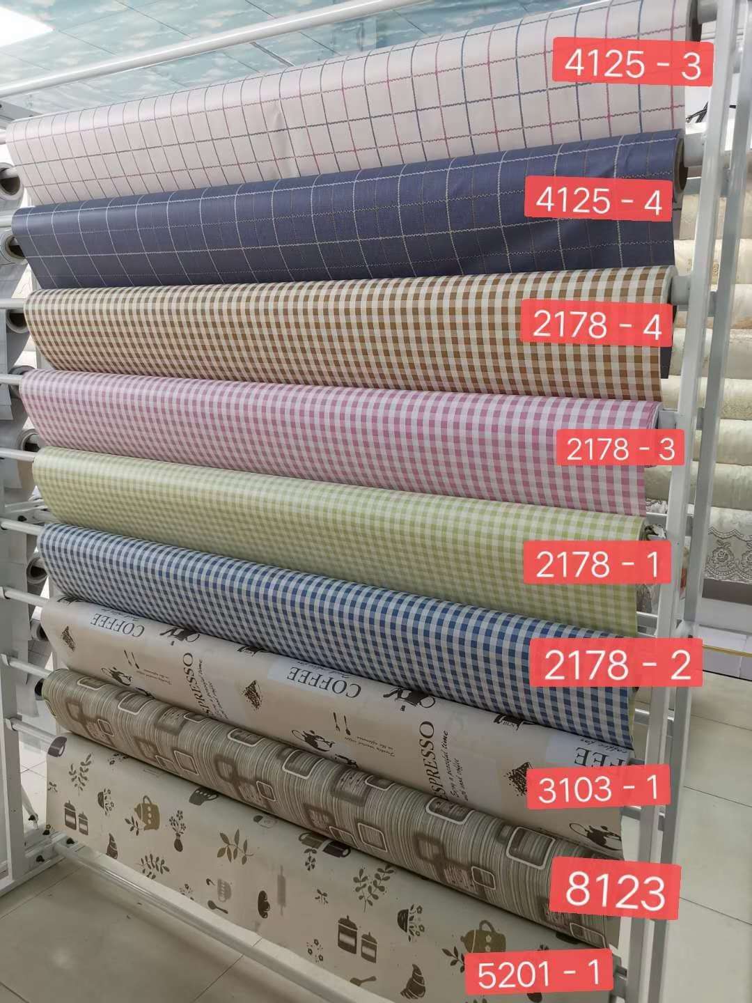 PVC纱线卷料白底实物图