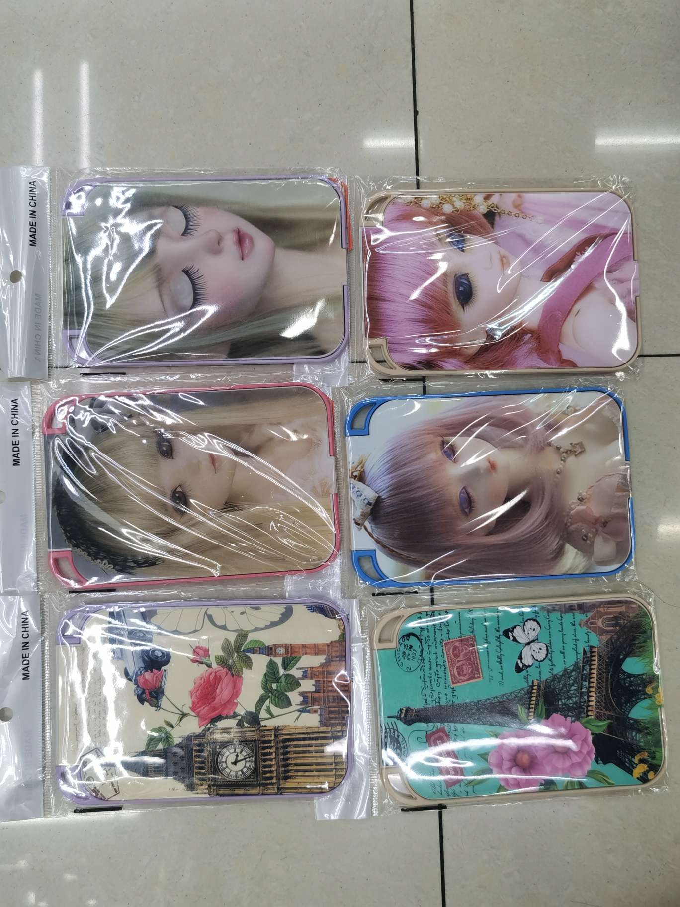 Changing Cartoon Makeup Mirror Is Easy To Carry