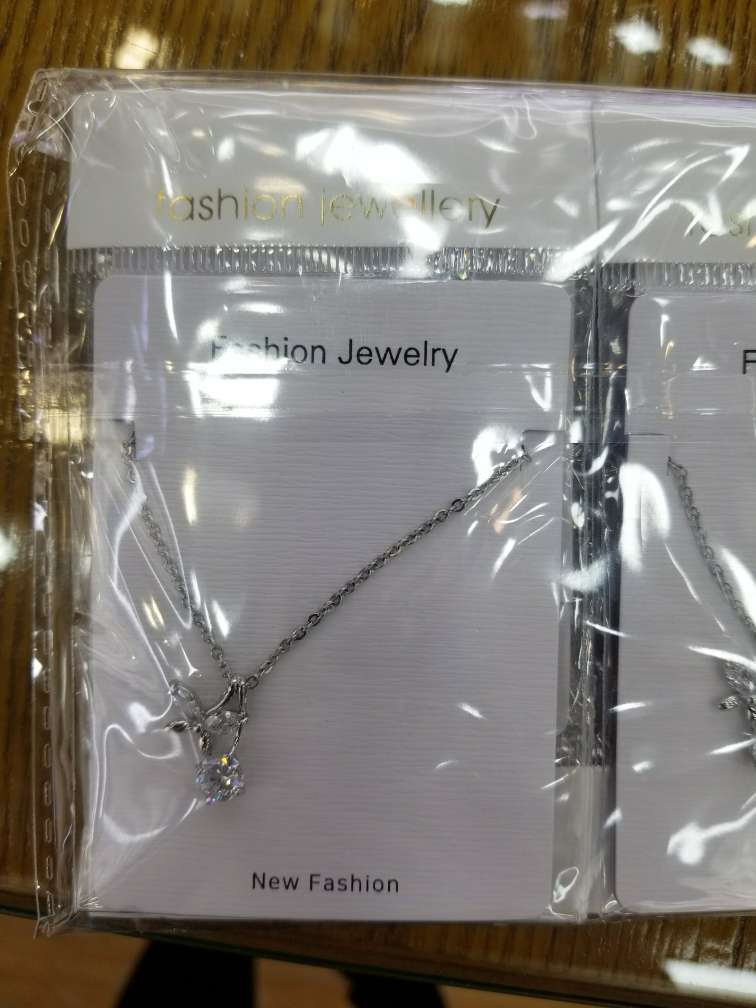 Small necklace E thumbnail