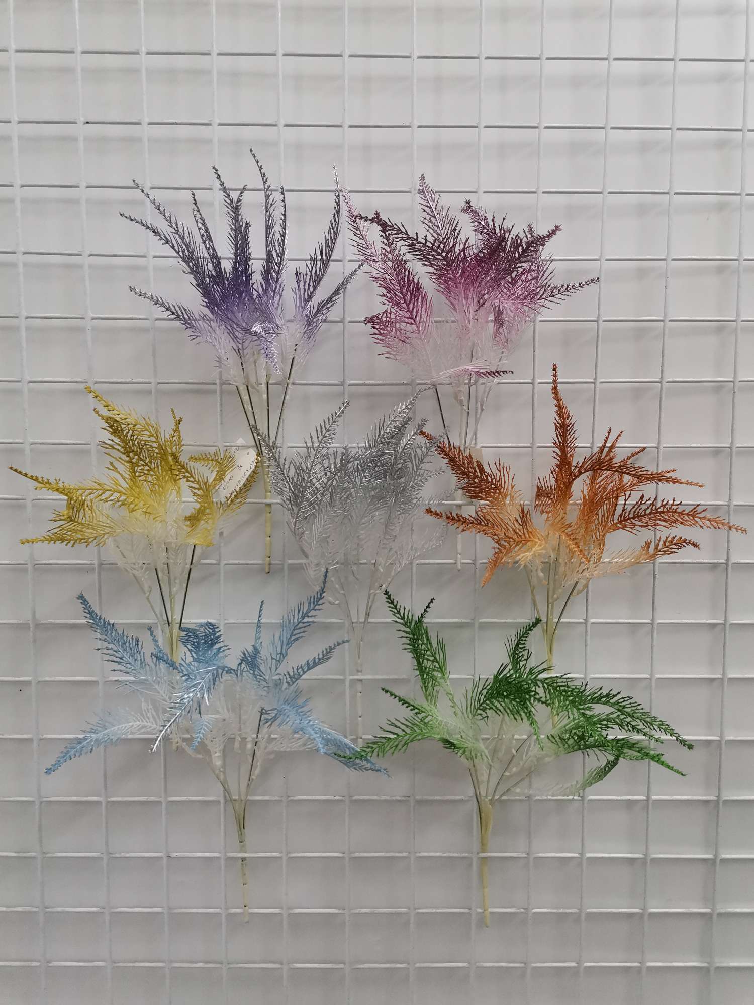 245#-020-017, 5-forked spray-colored Yew 245#-020-017, 5-forked spray-colored Yew