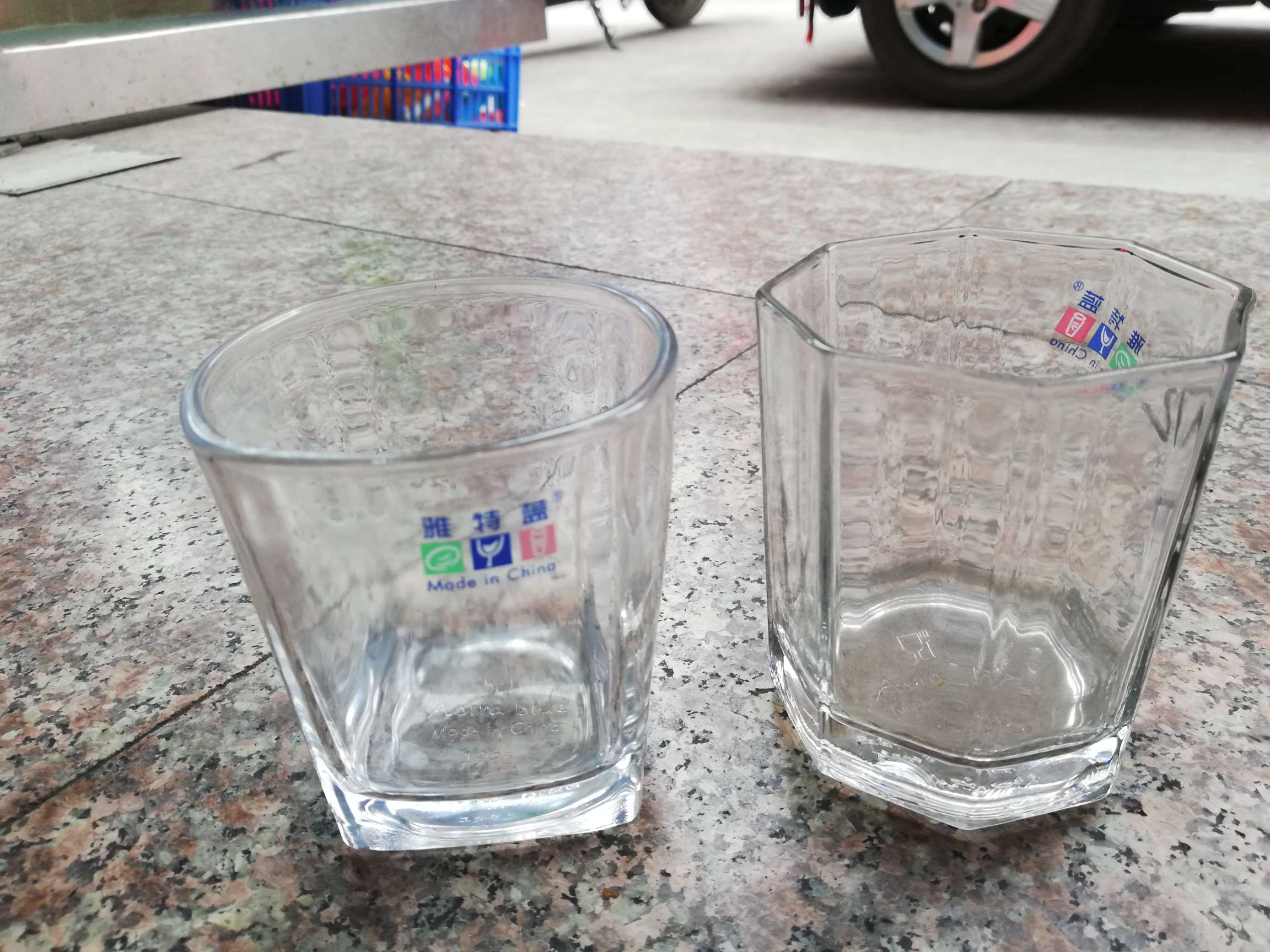 玻璃杯