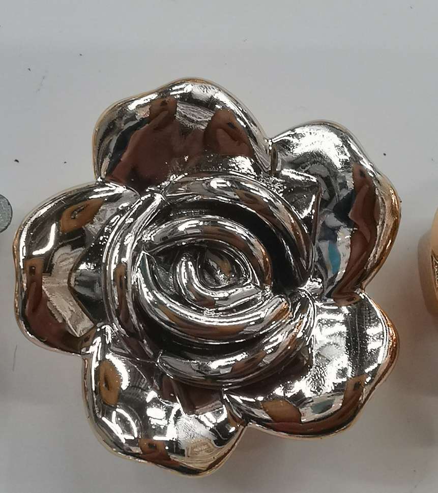 X018