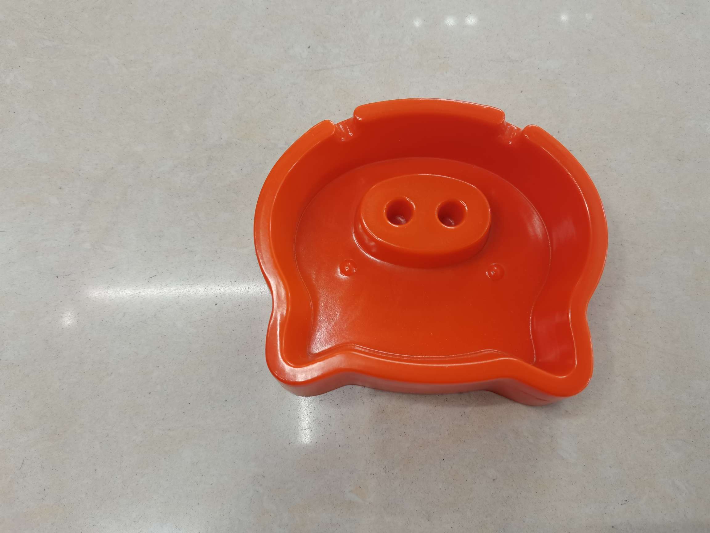 404卡通猪烟灰缸