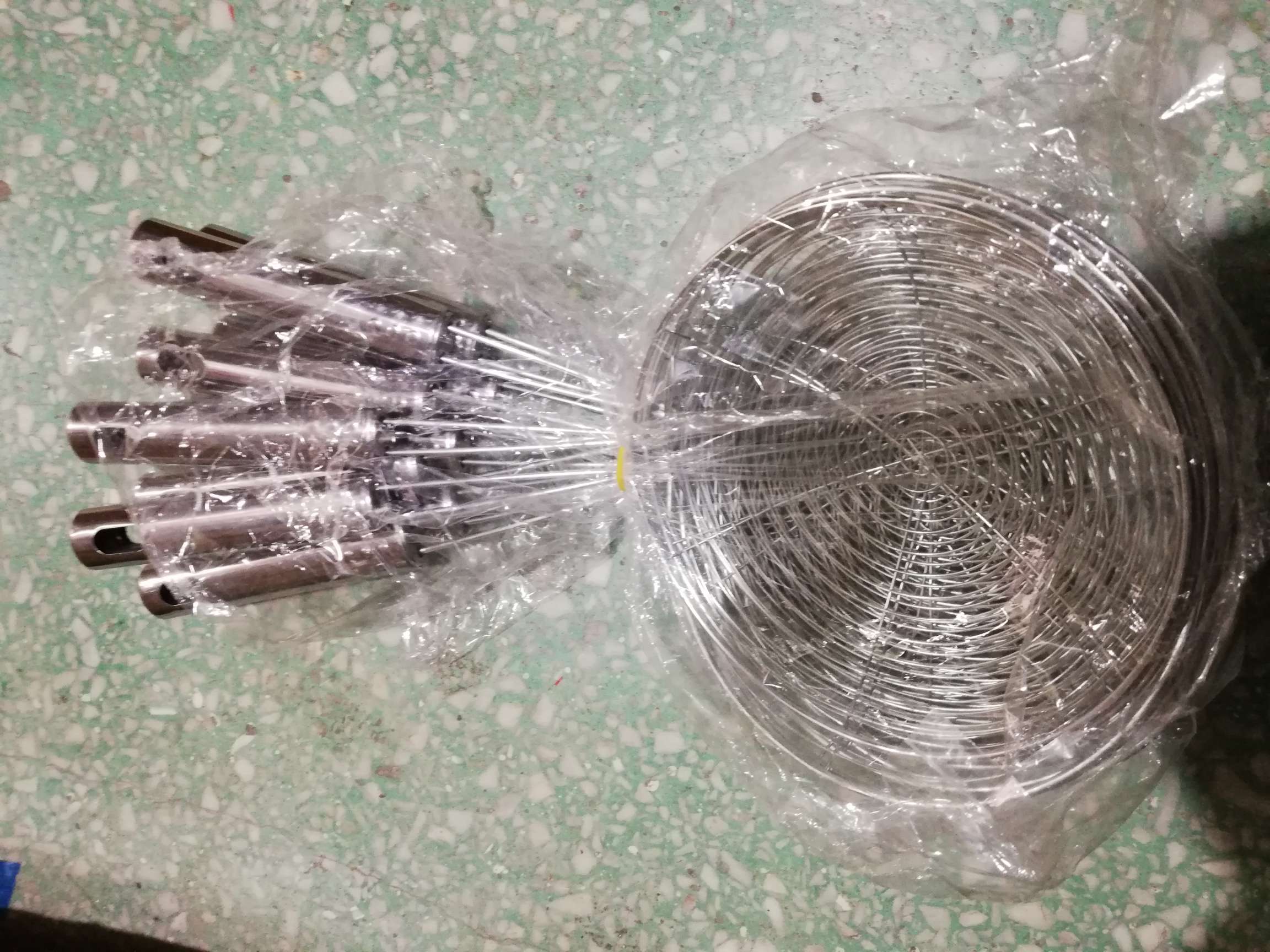 Steel-handled colander