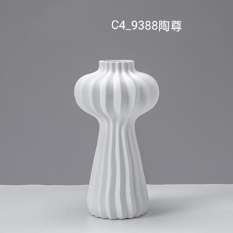 景德镇厂家直销北欧轻奢现代陶瓷花瓶高花器白色褶皱摆件产品图