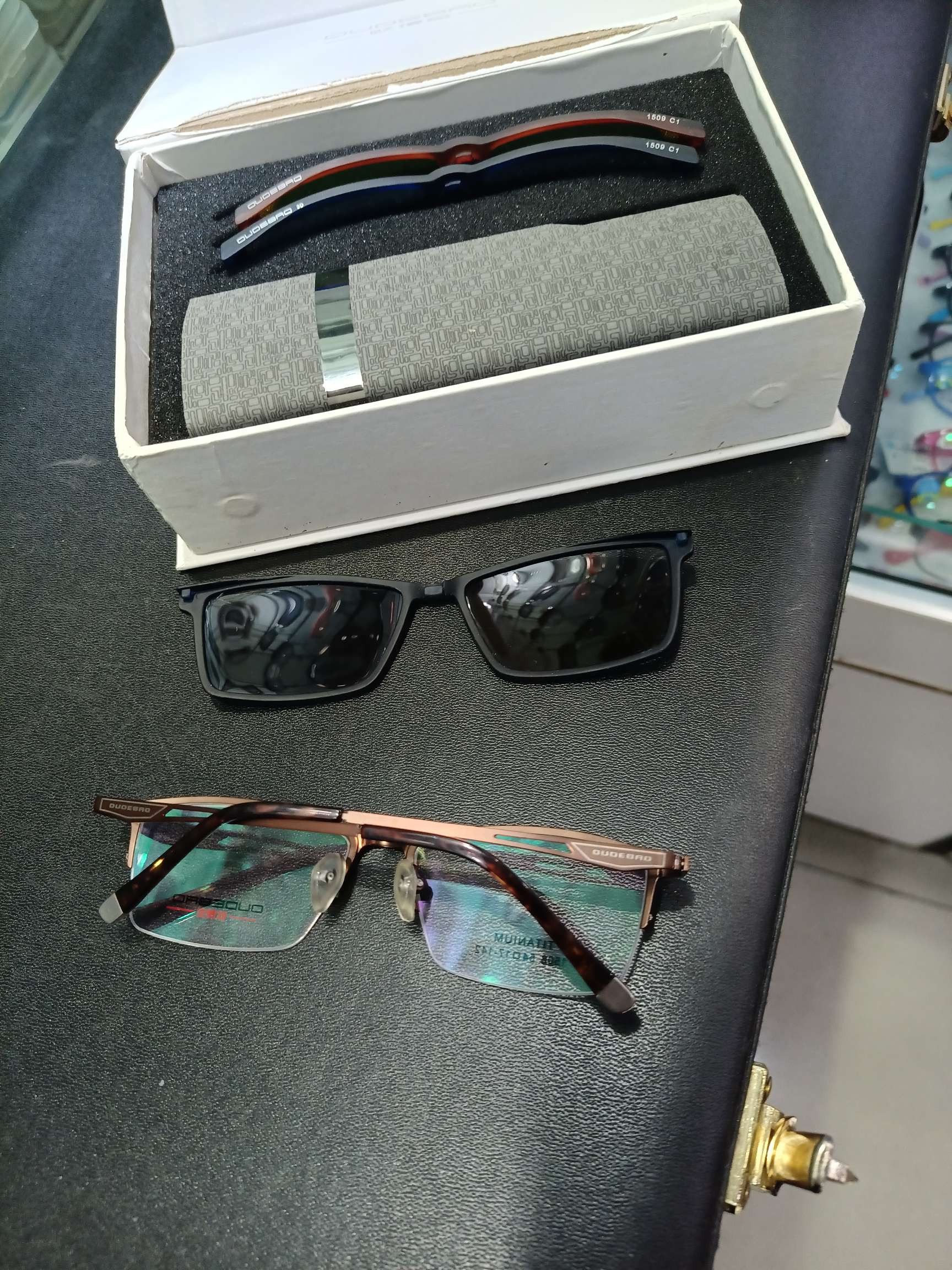 欧得宝多用途眼镜产品图