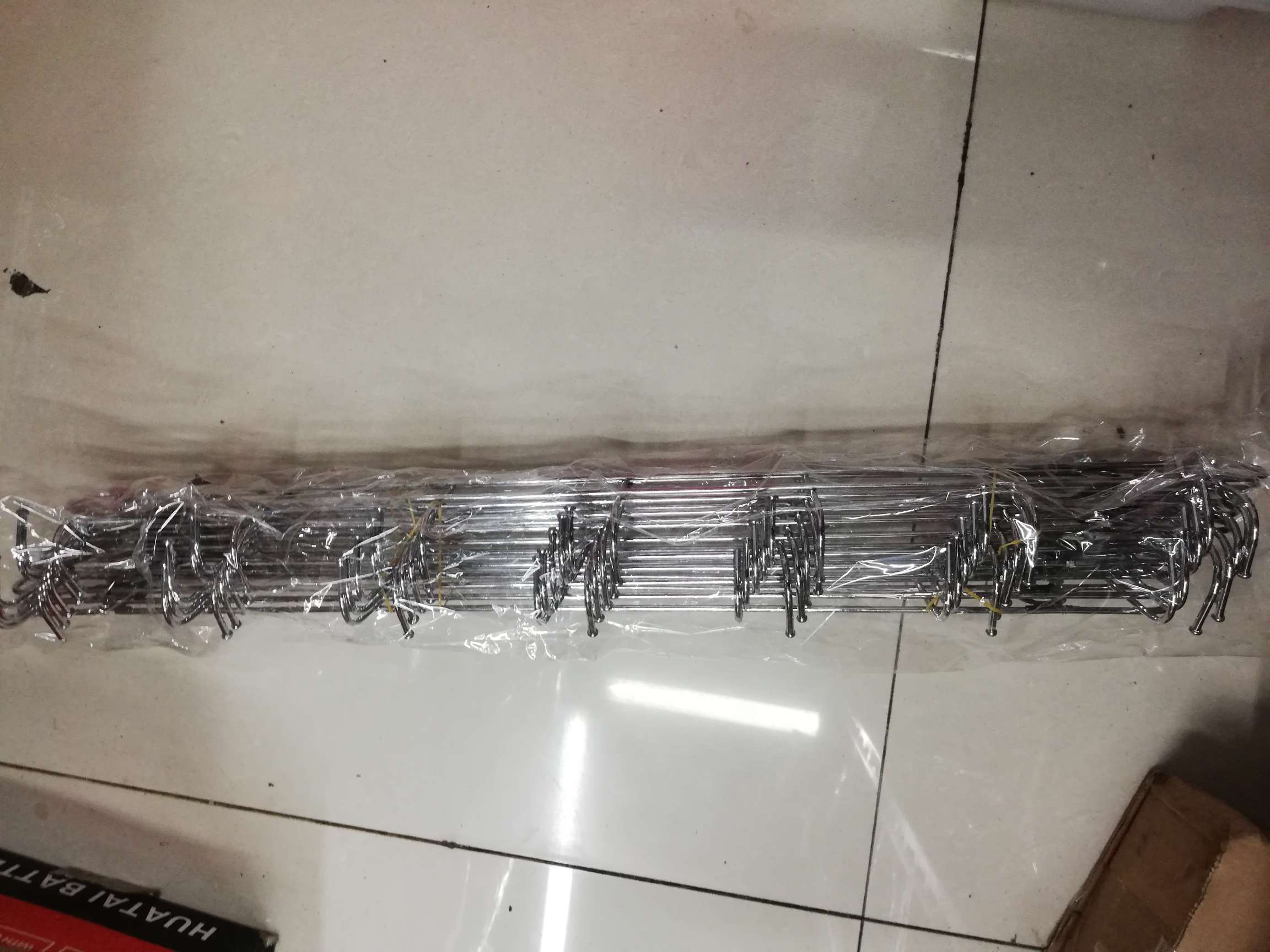 8勾铁衣架