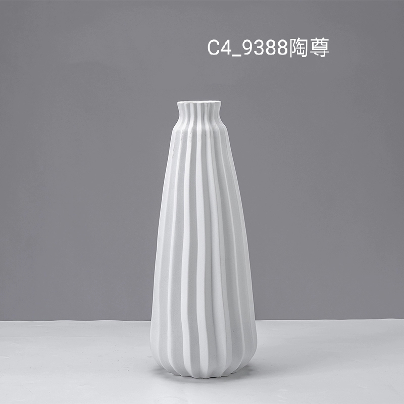 景德镇厂家直销北欧轻奢现代陶瓷花瓶高花器白色褶皱摆件细节图