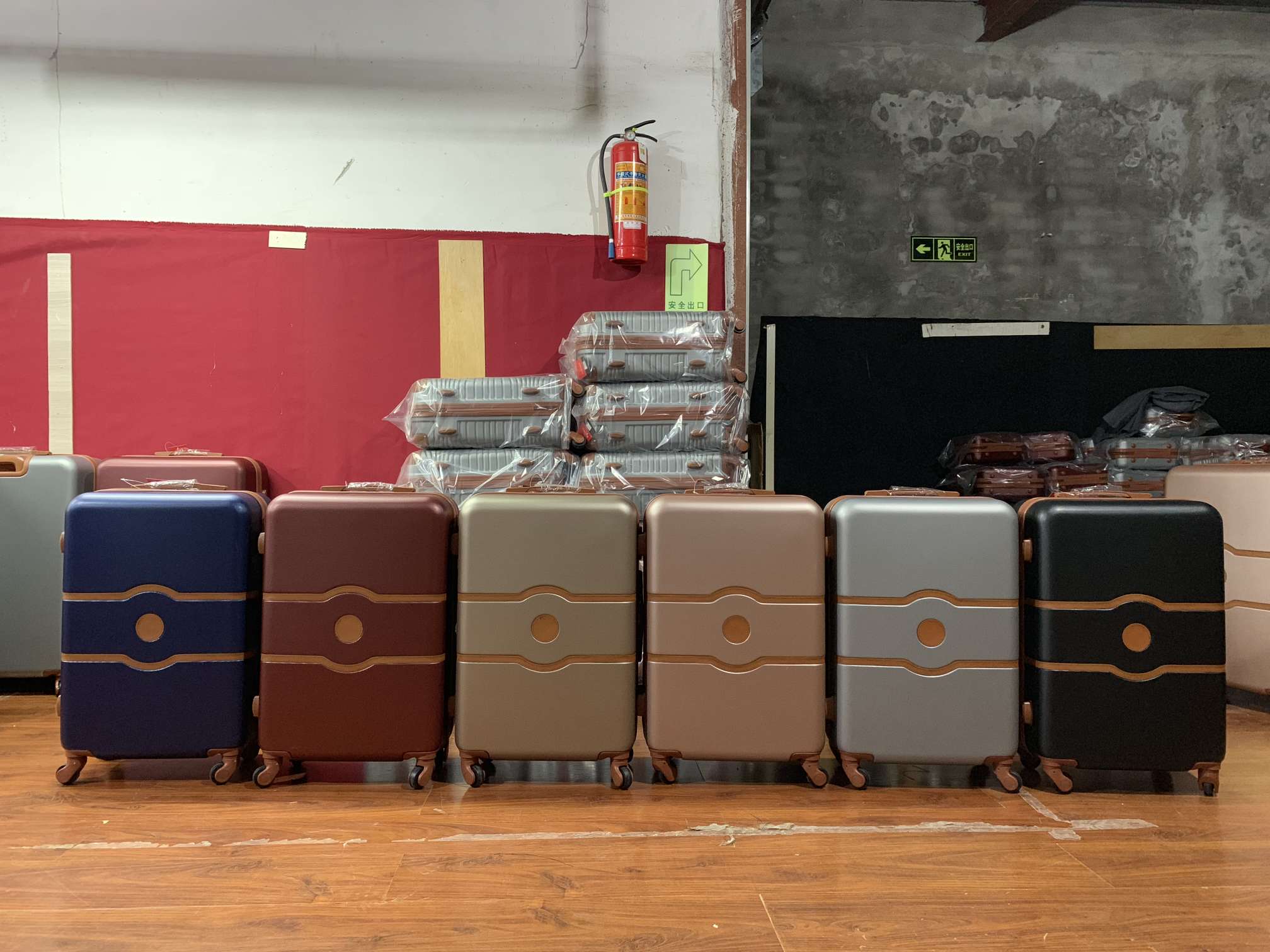 拉杆箱旅行箱行李箱套装图