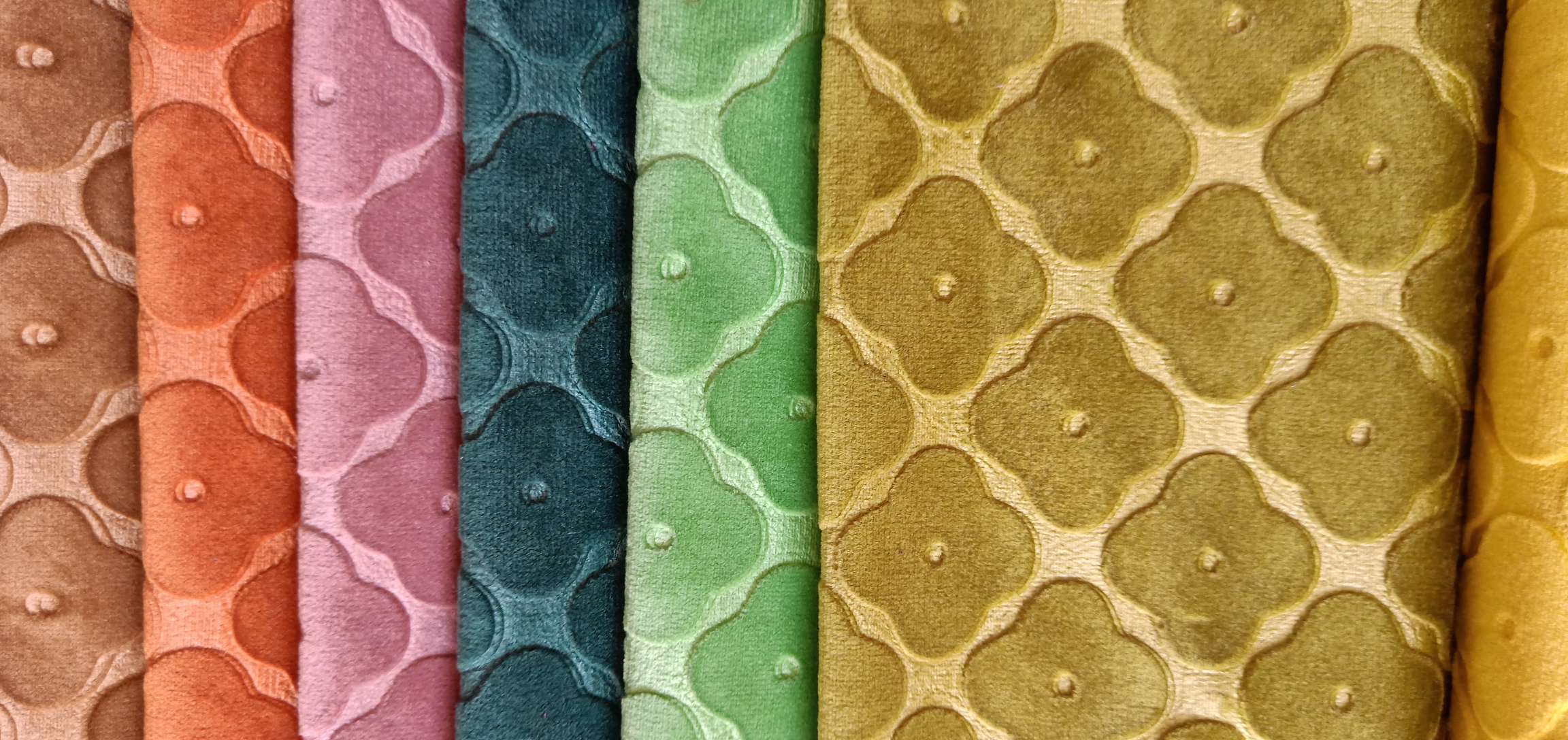 All kinds of medium and high-end flocking, embossed flocking and suede flocking details Picture