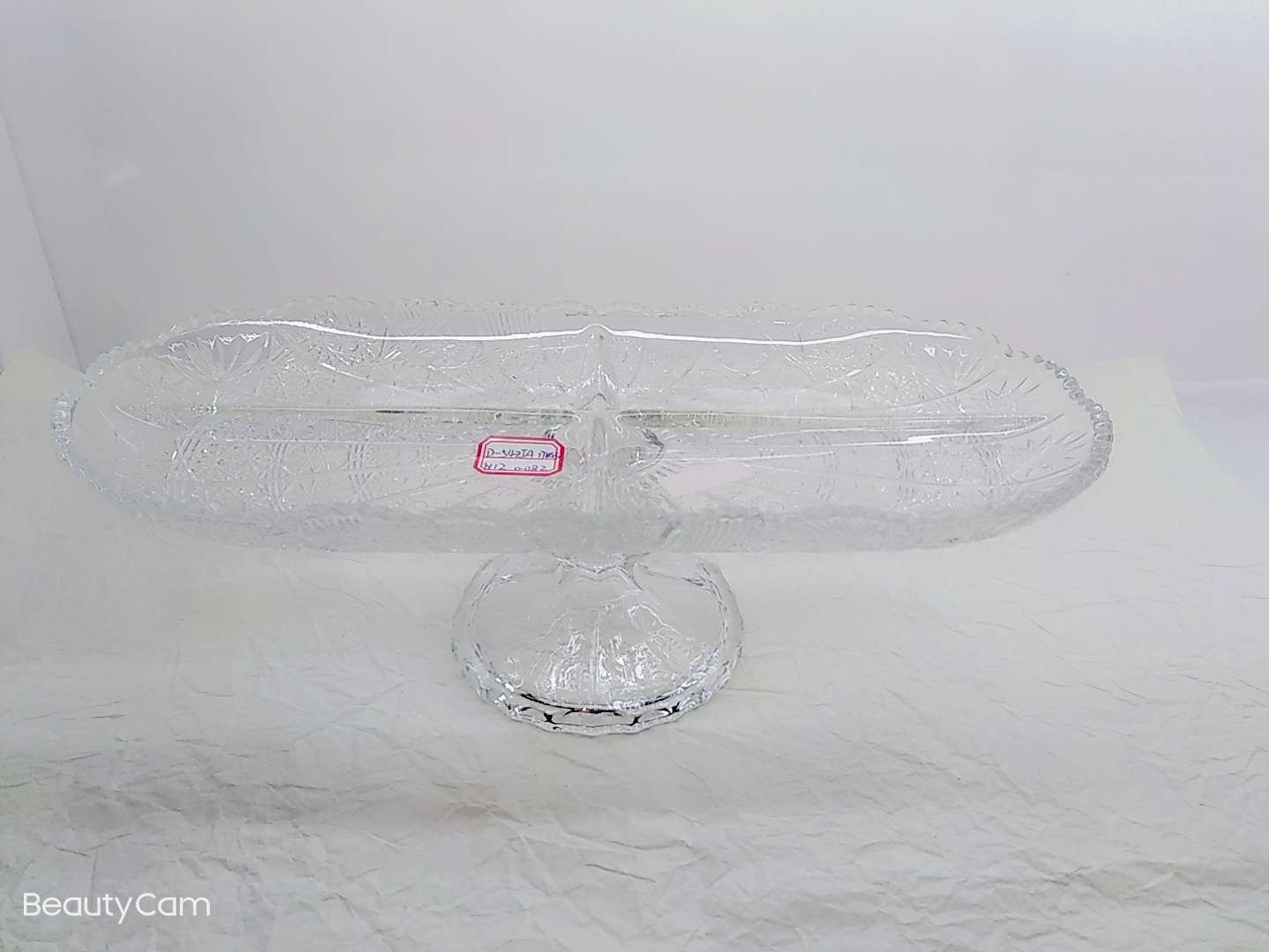 European-style high-legged fruit platters are available in multiple styles and the price is negotiable