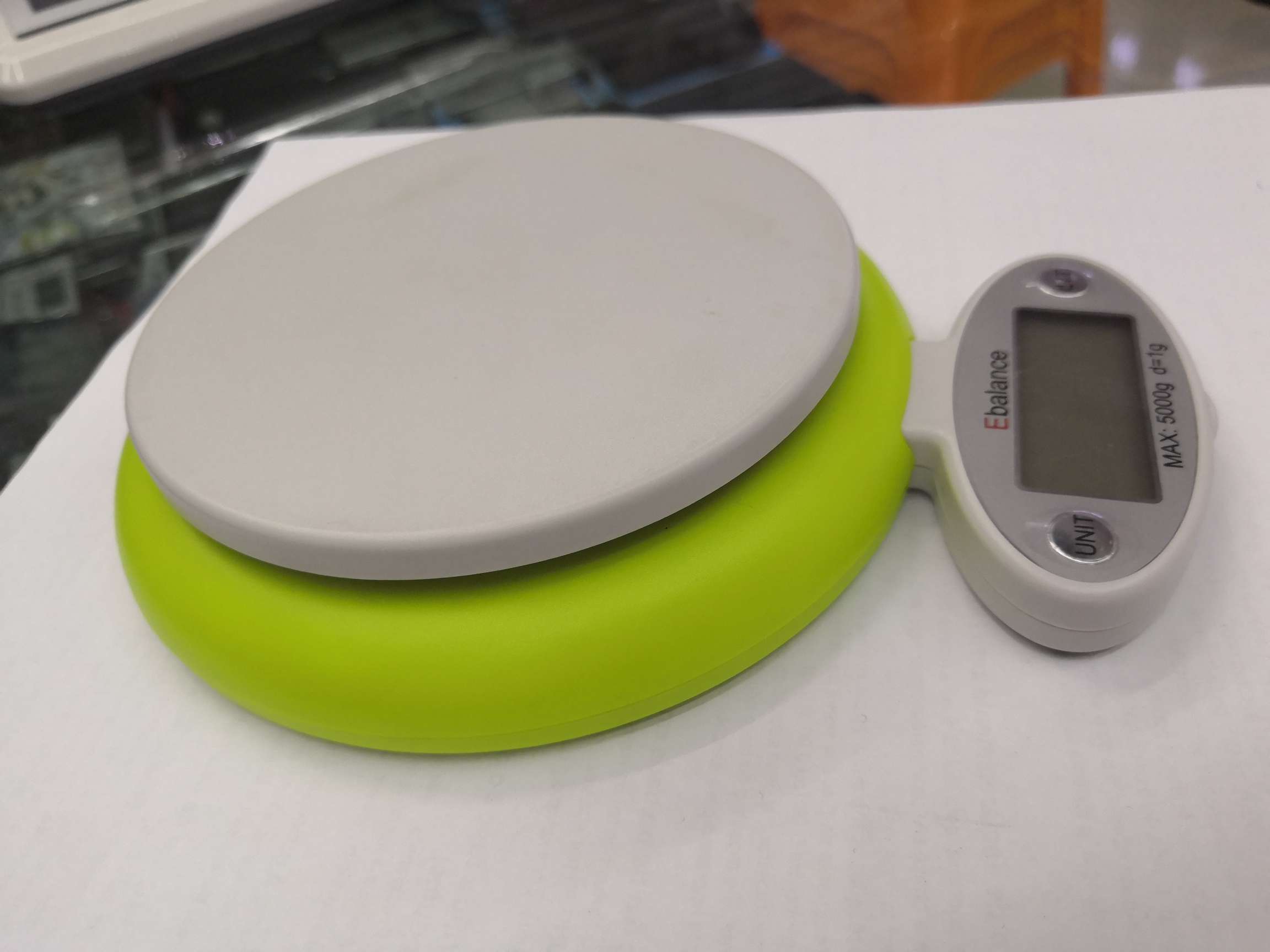 电子厨房秤，克重秤，烘培秤白底实物图