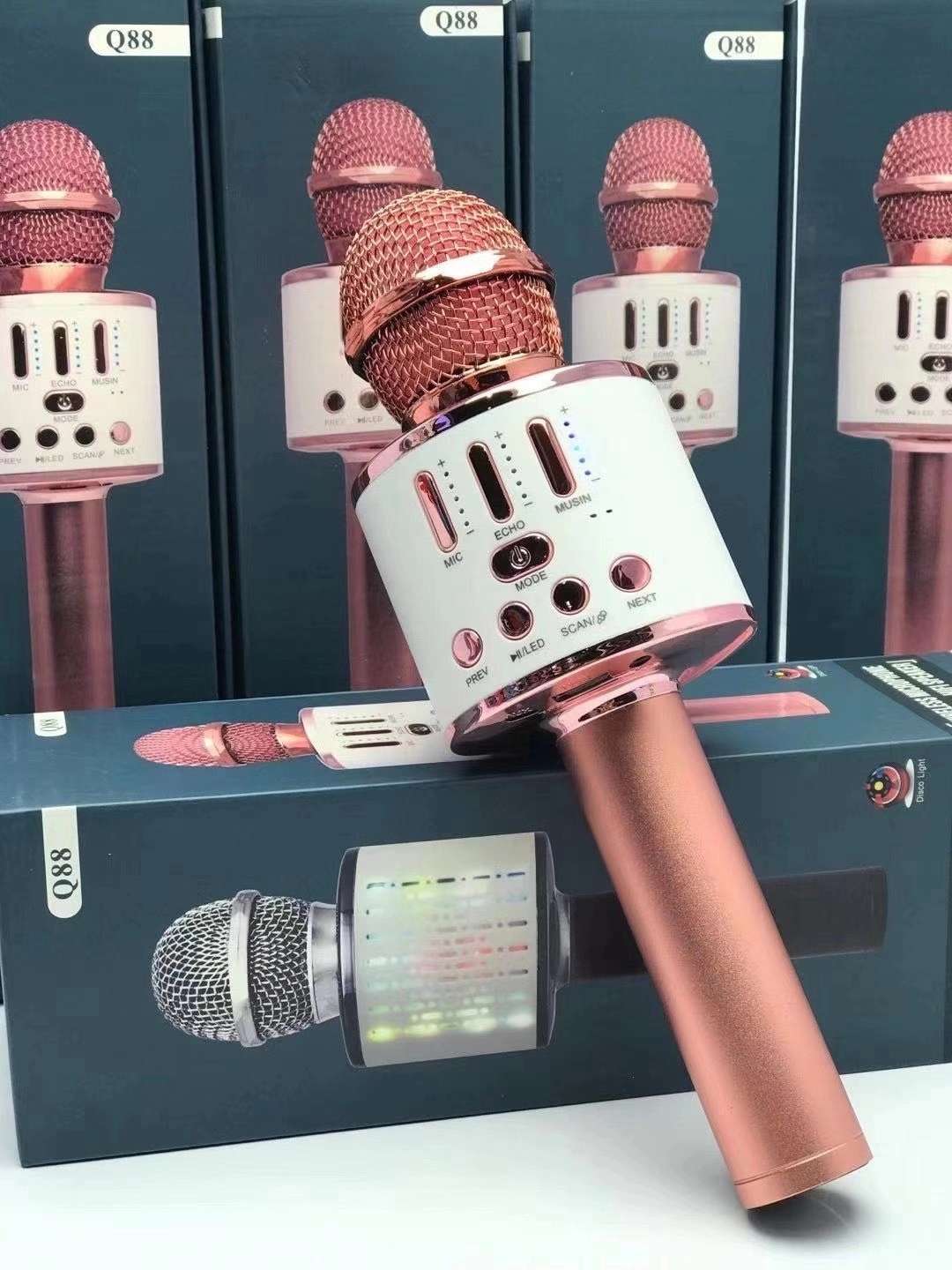 Q88 New model microphone [Rose][Rose] Color box size: 85*78*251MM Outer box size: 54*43*45.3CM Packing quantity: 50P Item Picture