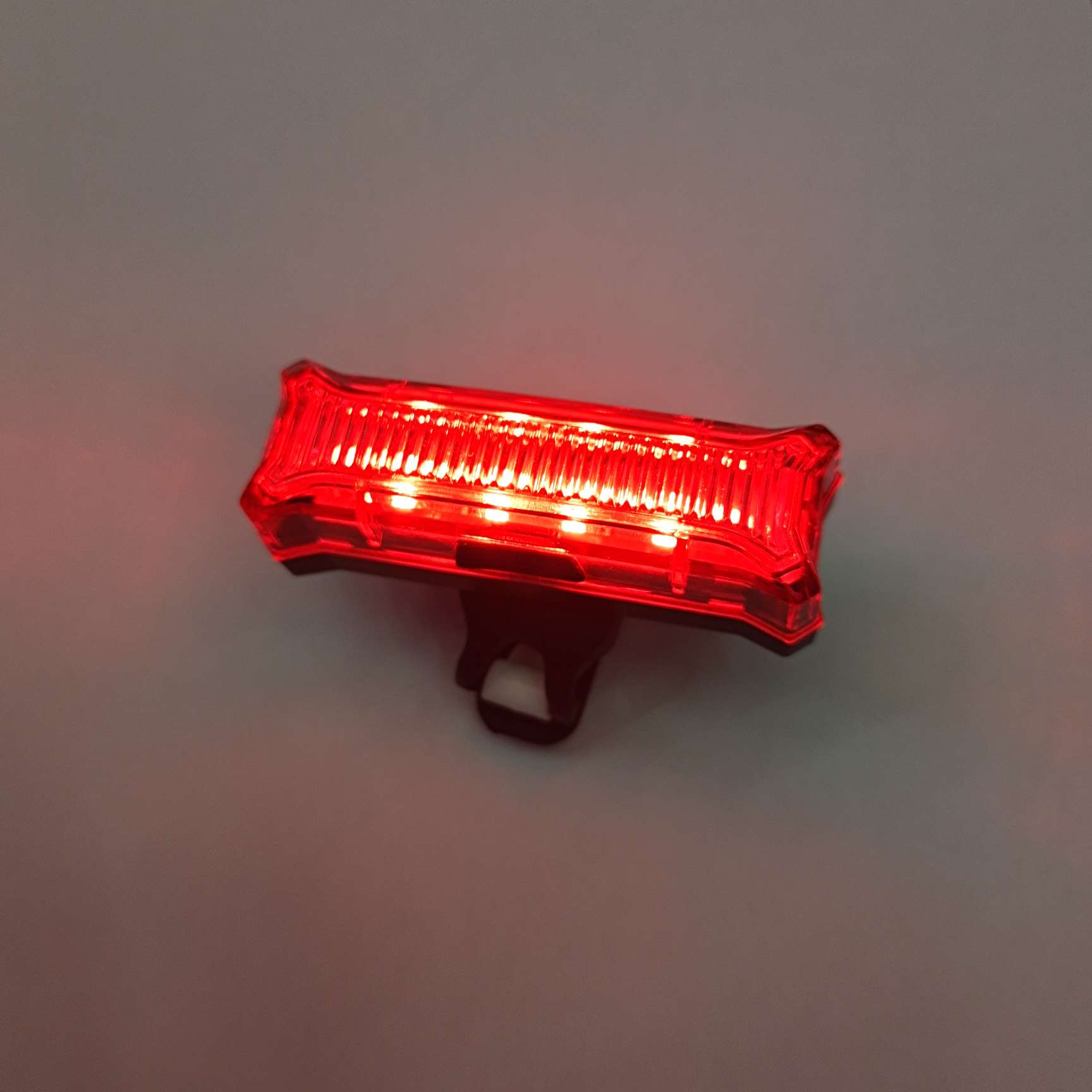 自行车尾灯爆款爆闪后座灯COB灯尾灯USB