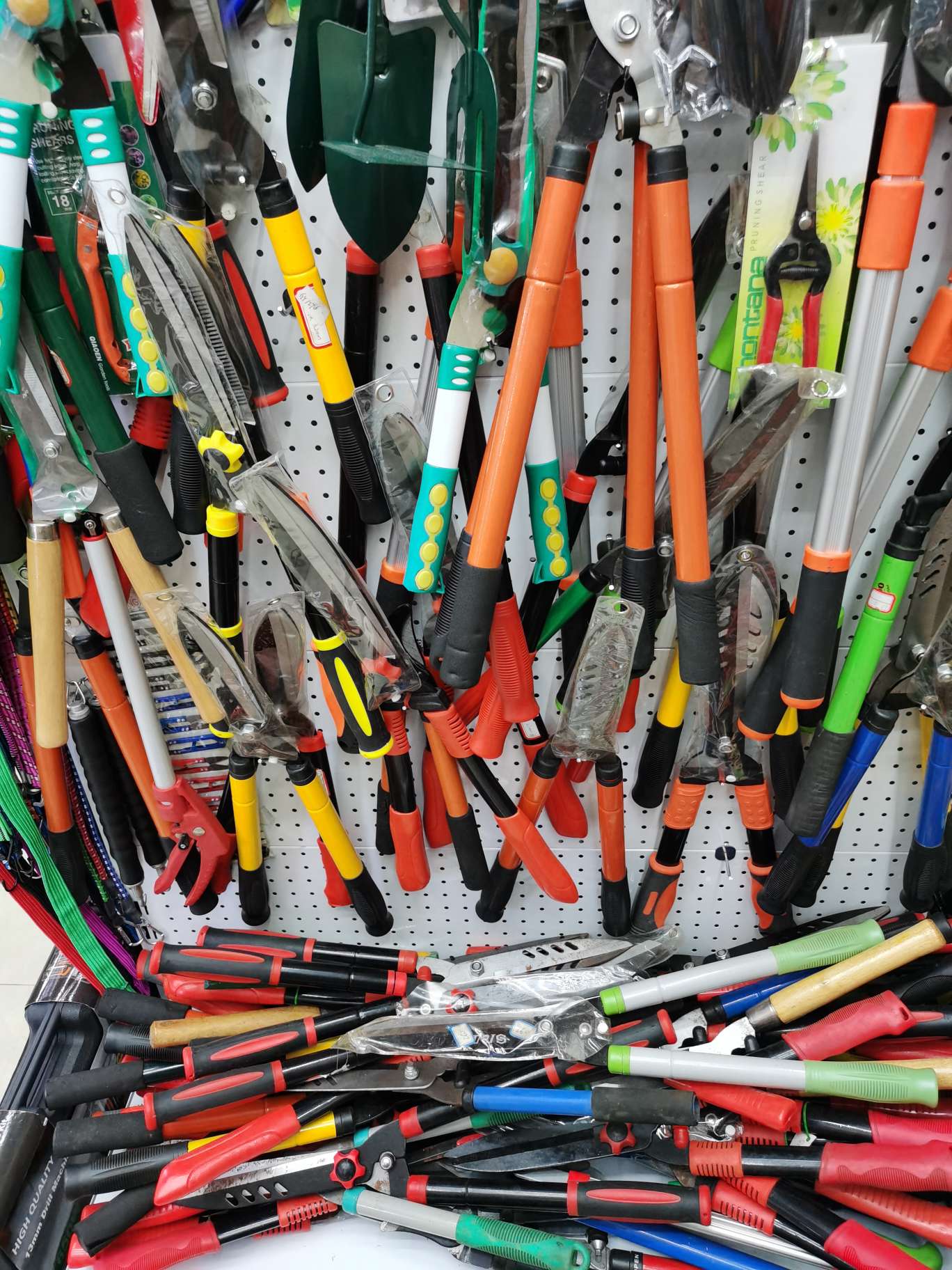 Tall tree shears Large grass shears Garden shears Branch shears garden shears lawn shears Flower shears telescopic shears Hardware tools undefined