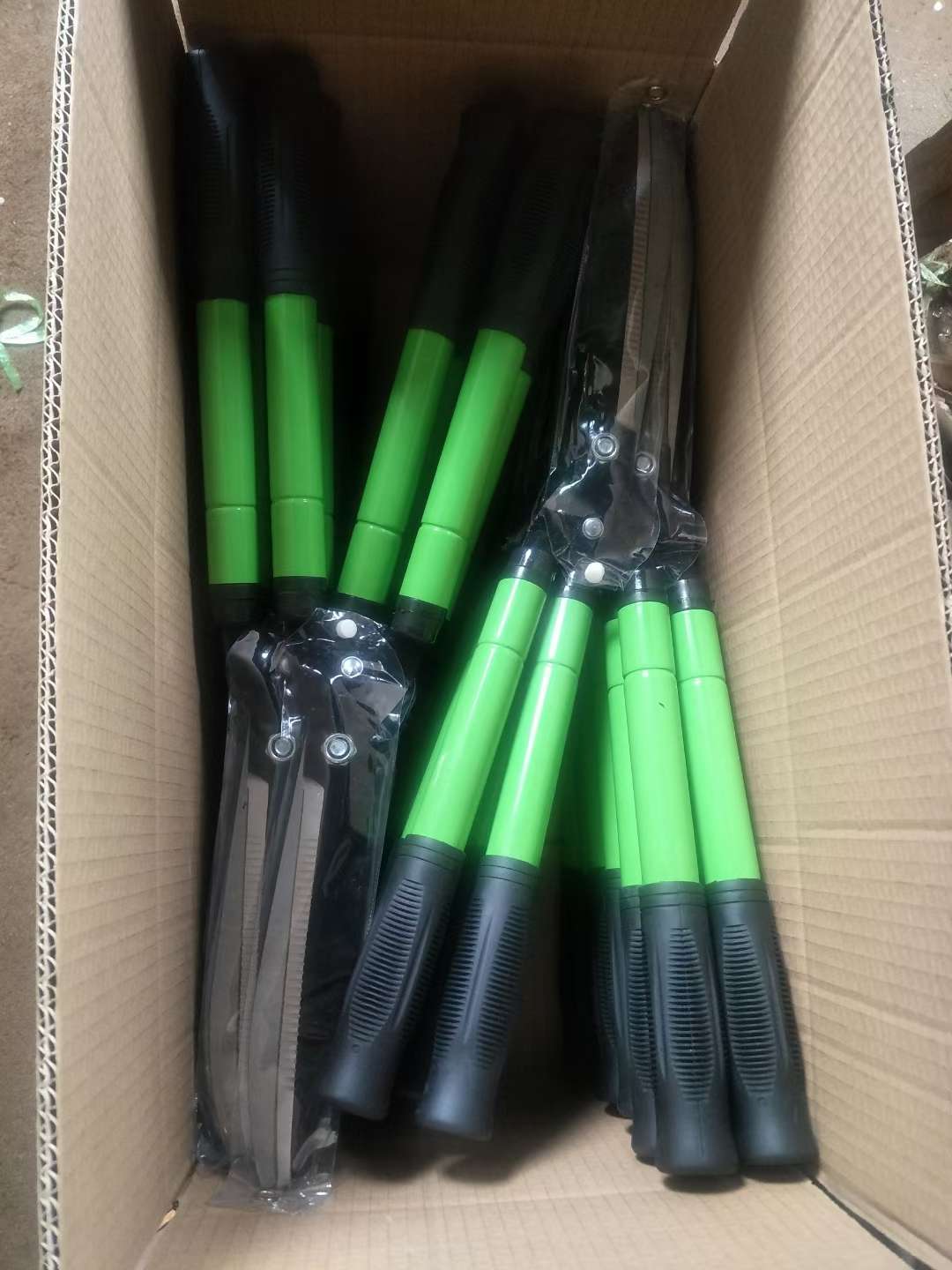High-branch shears Telescopic lawn shears Branch shears Garden tools Garden shears Application Scenario