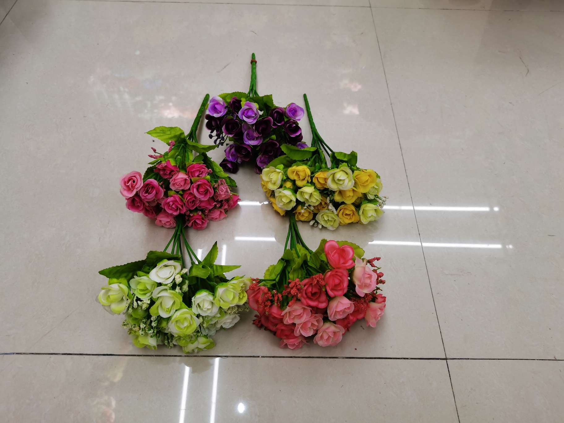 27 small roses