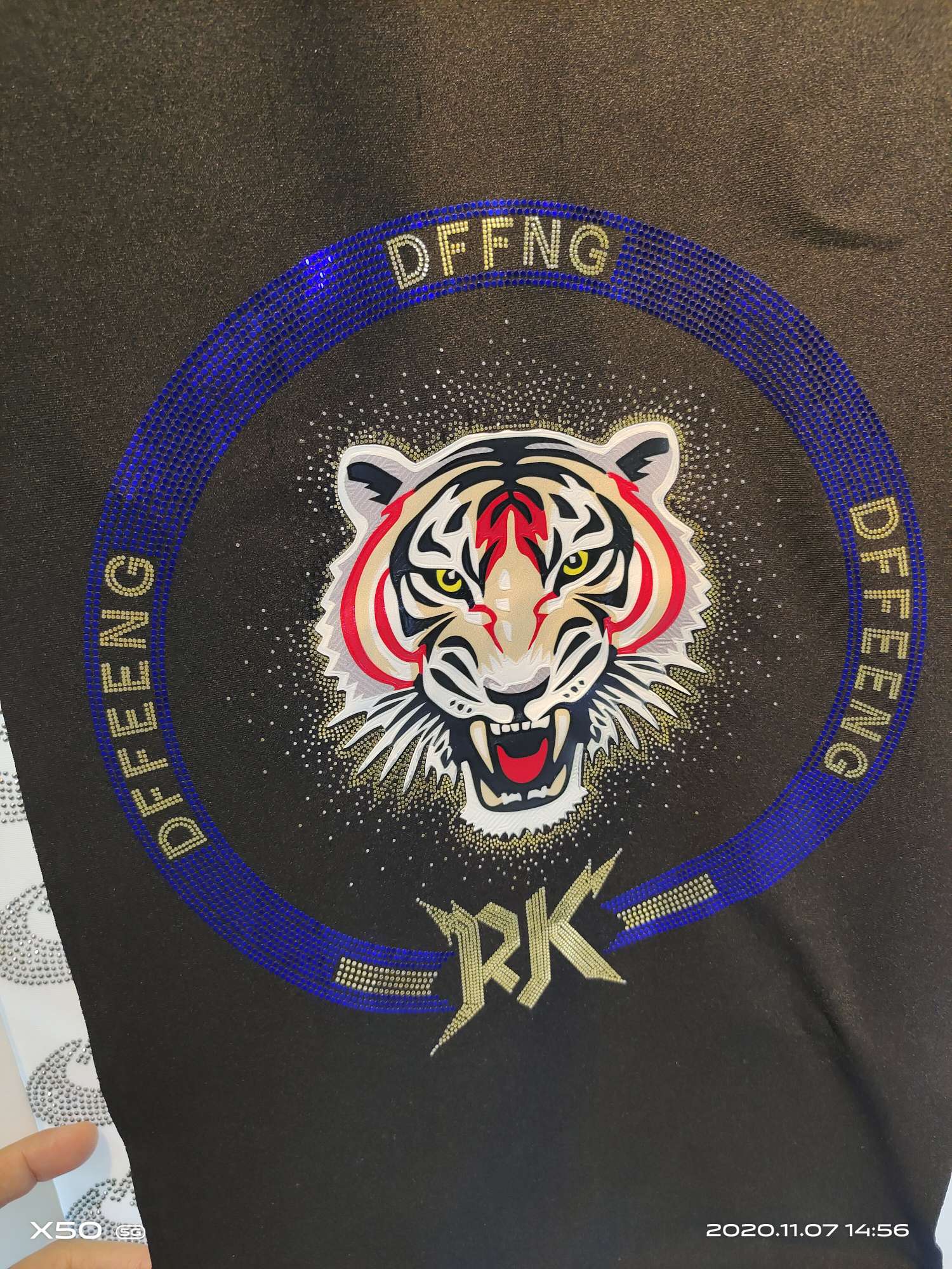高品质烫图亿科辅料镭射老虎头烫钻烫图服装辅料
