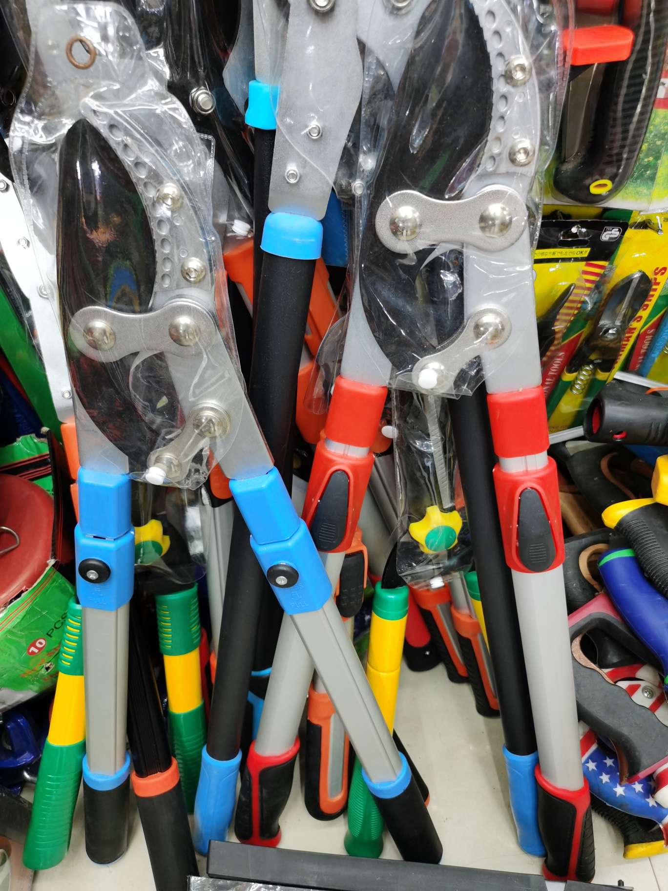 Tall tree shears Large grass shears Garden shears Branch shears garden shears lawn shears Flower shears telescopic shears Hardware tools undefined