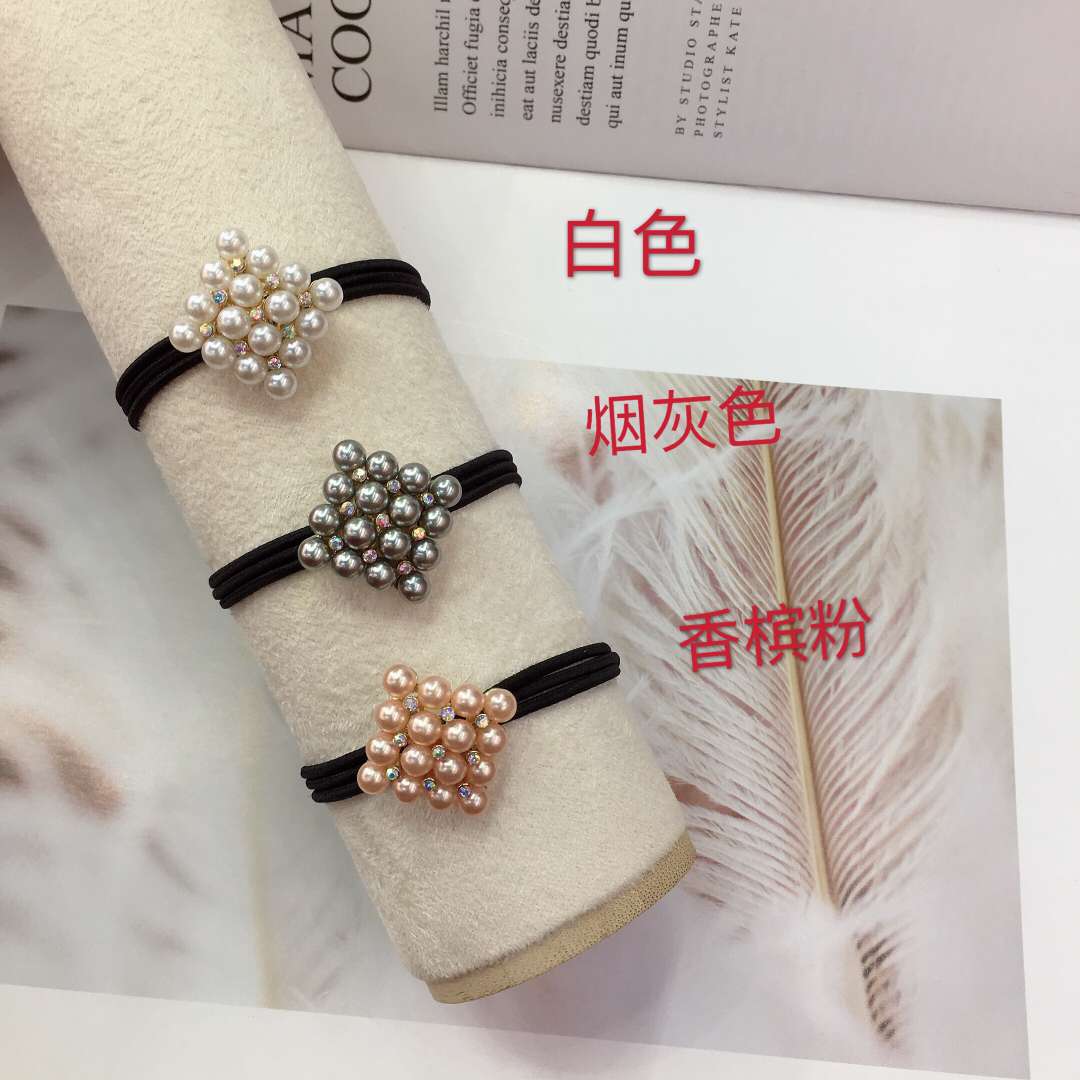 # Pearl geometric square thumbnail