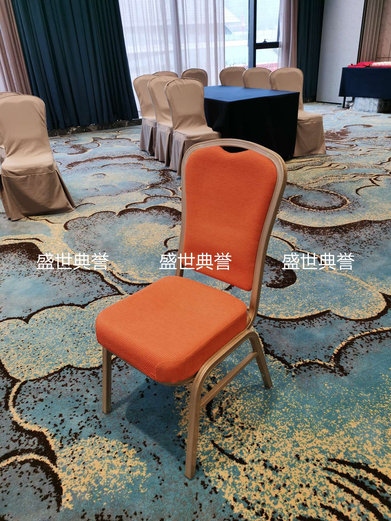 Nanchang hotel banquet hall wedding banquet dining tables and chairs Conference center folding aluminum alloy chairs Banquet tables and chairs Banquet chairs detail image 1
