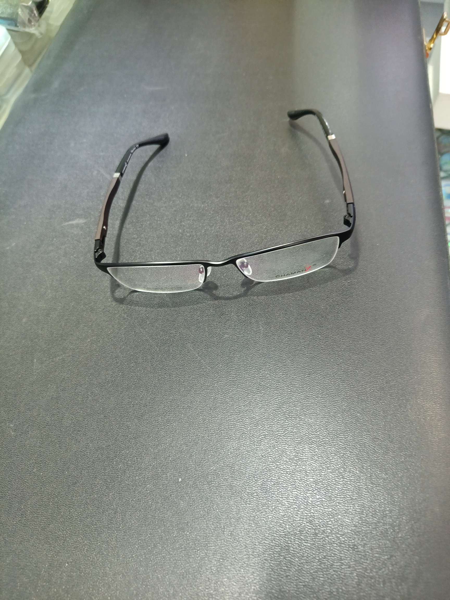 钛架木头脚产品图