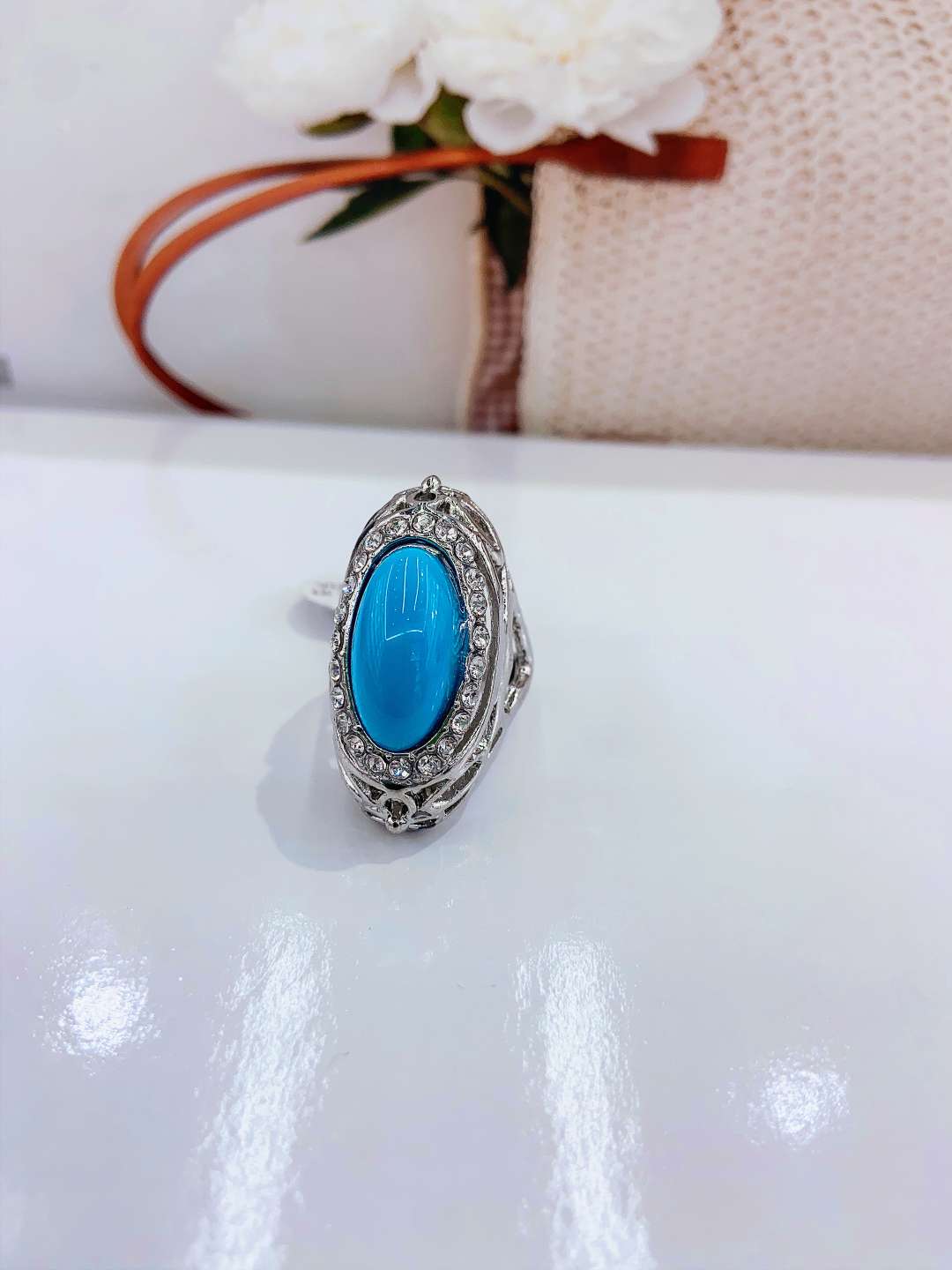 Resin rhinestone ring high-end resin atmospheric fashion ring Fashion Korean version trend high-end ring