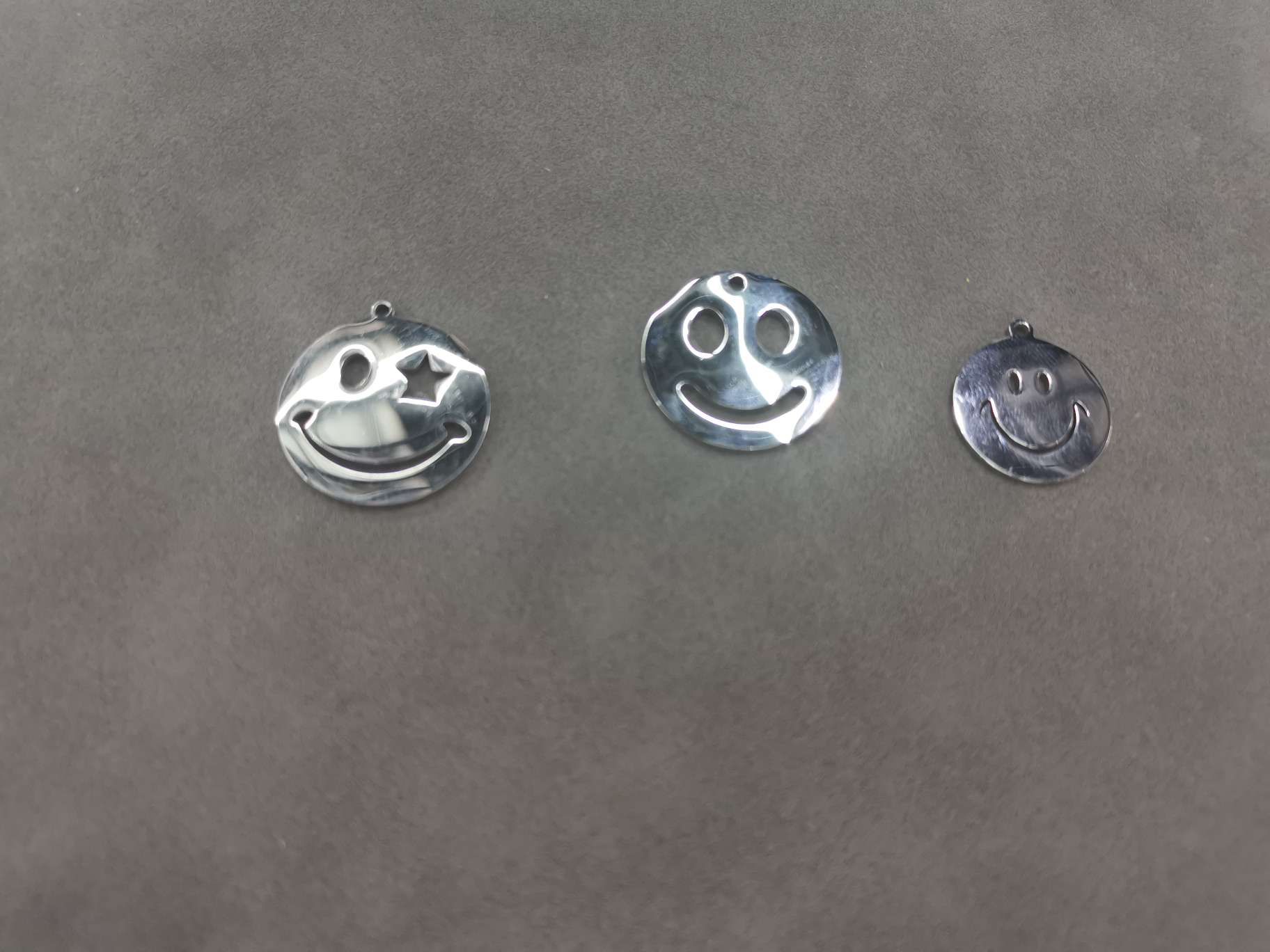 Korean version of the network titanium steel stainless steel smiling face accessories thumbnail