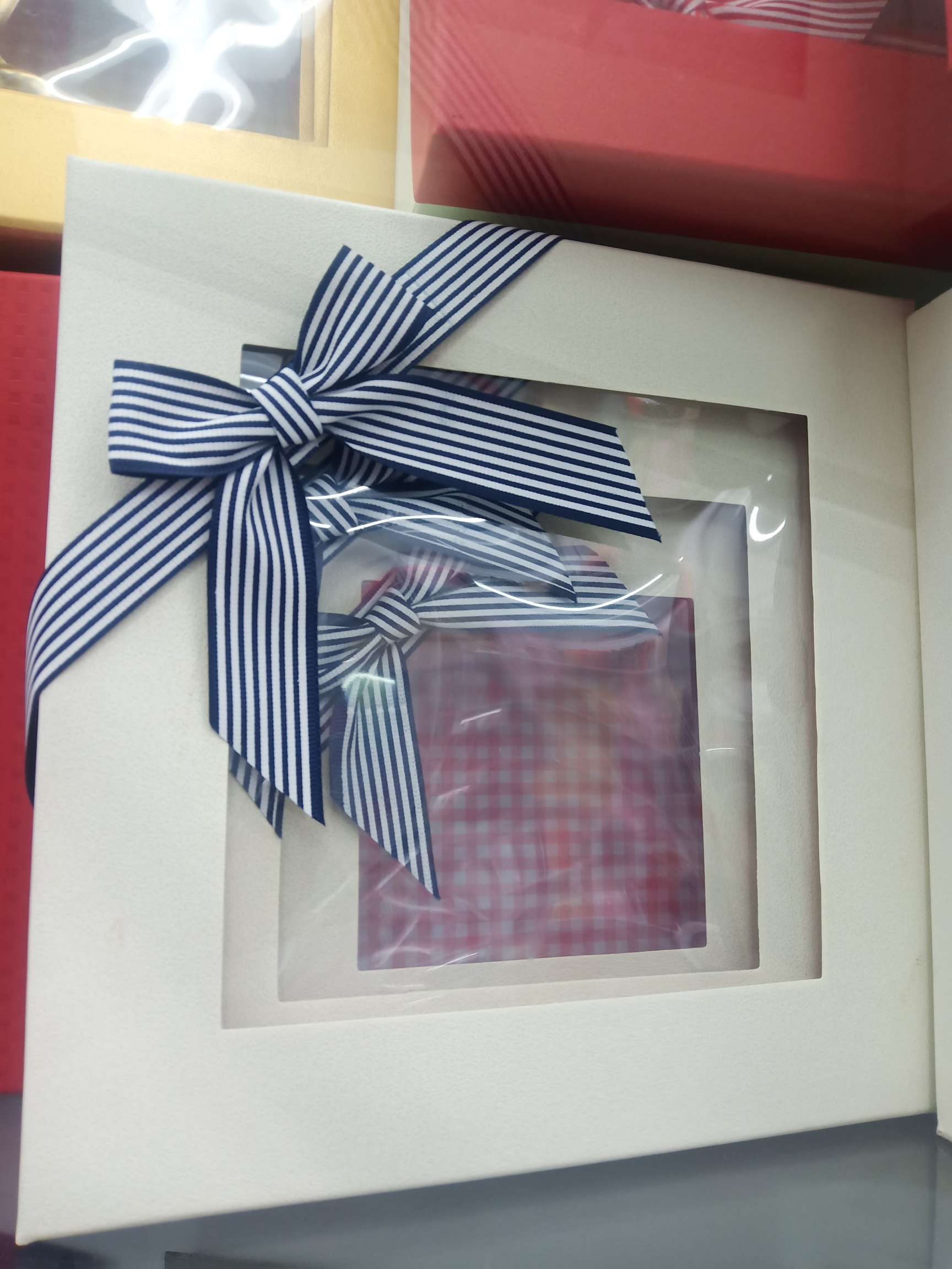 Wholesale of packaging boxes full figure