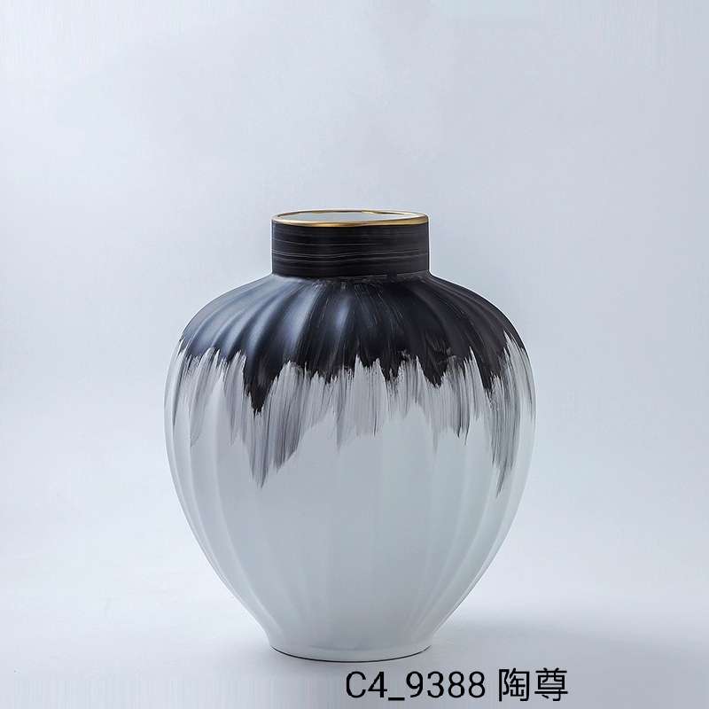 Jingdezhen Northern Europe Living Room Matte Black And White Vase Ceramic Flower Arrangement Decoration Simple Modern Window Creative Dried Flower Decoration Application Scenario
