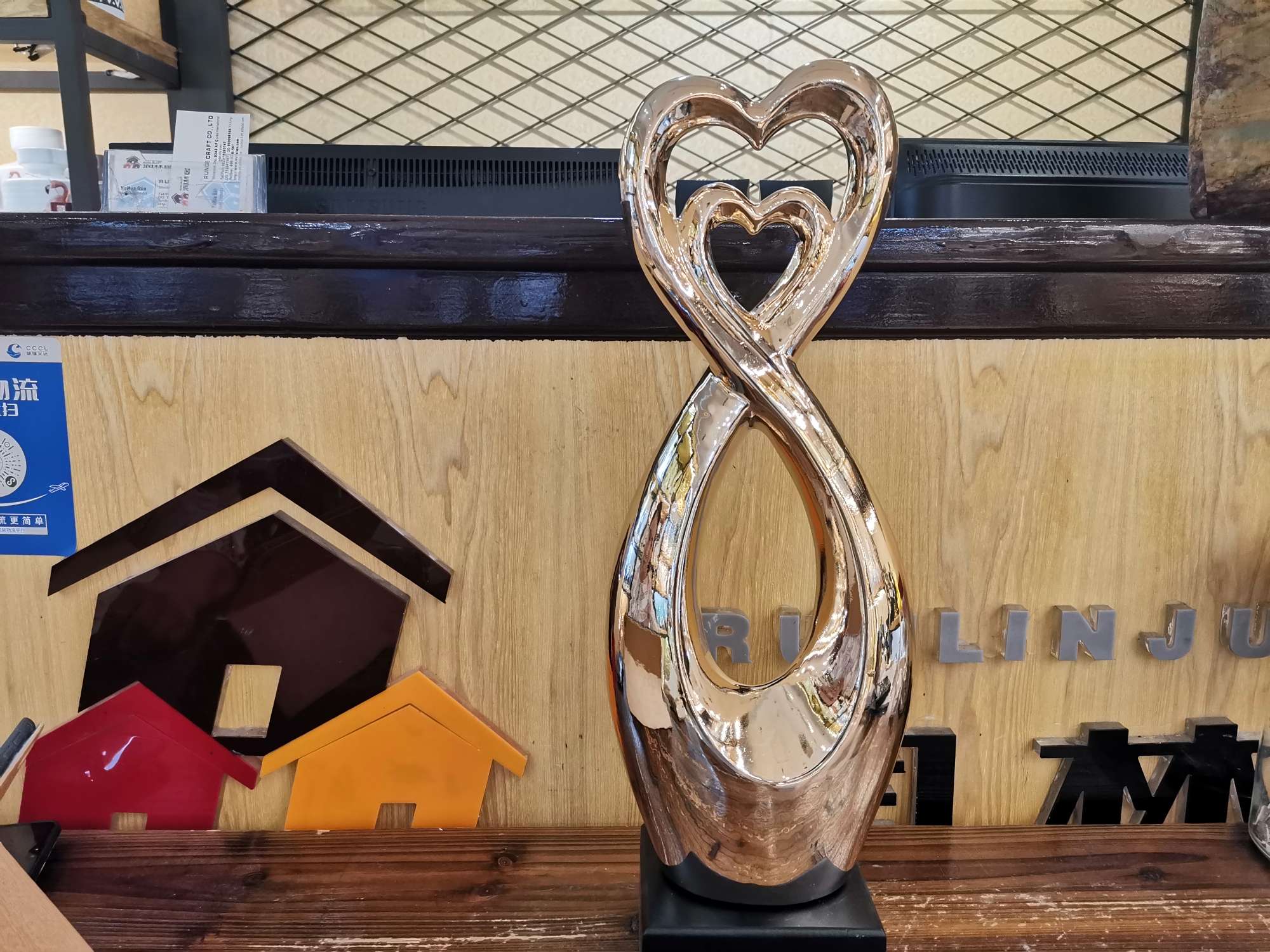 Exquisite handicrafts, gifts, ornaments, decorative vessels, ornaments, and excellent gift items 12056