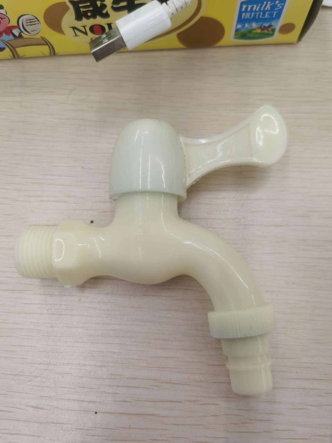 Plastic faucet 4