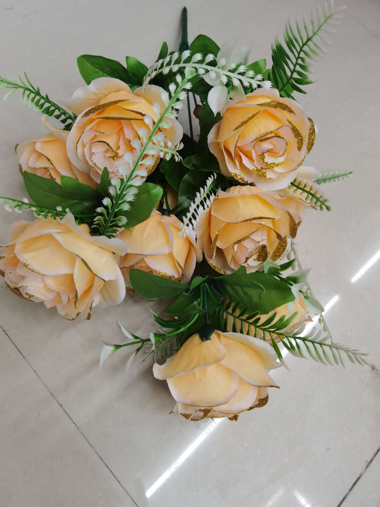 Nine golden-pink roses detail image 5