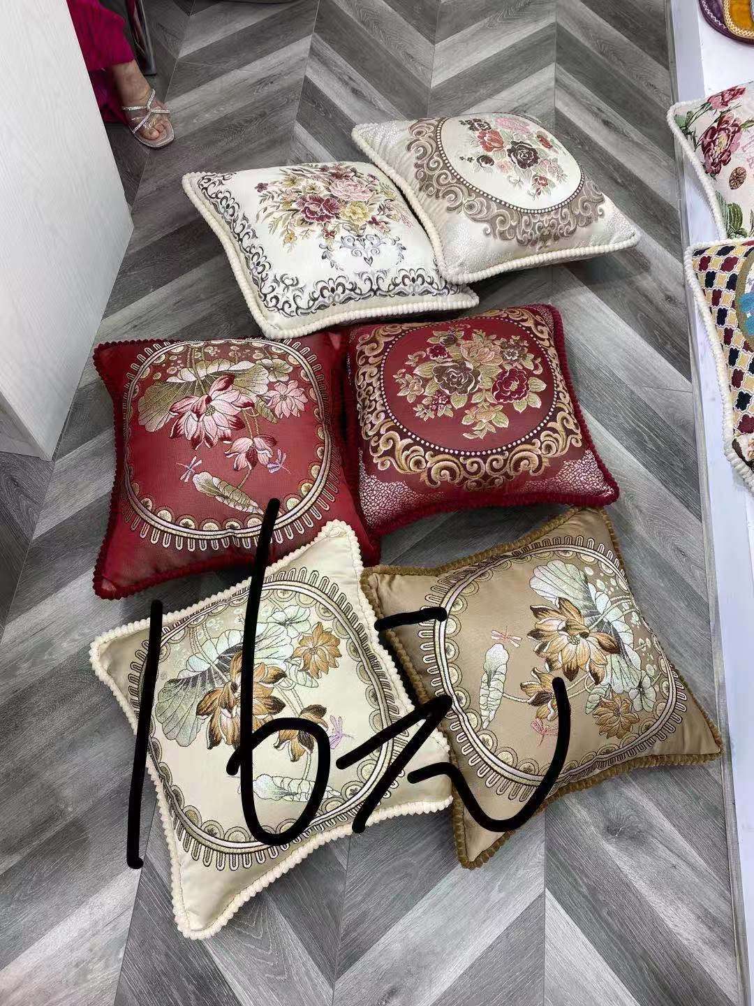 抱枕靠垫新款批发多色可选