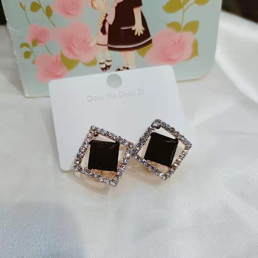 Fashionable square crystal new earrings, silver needle earrings, allergy - proof earrings thumbnail