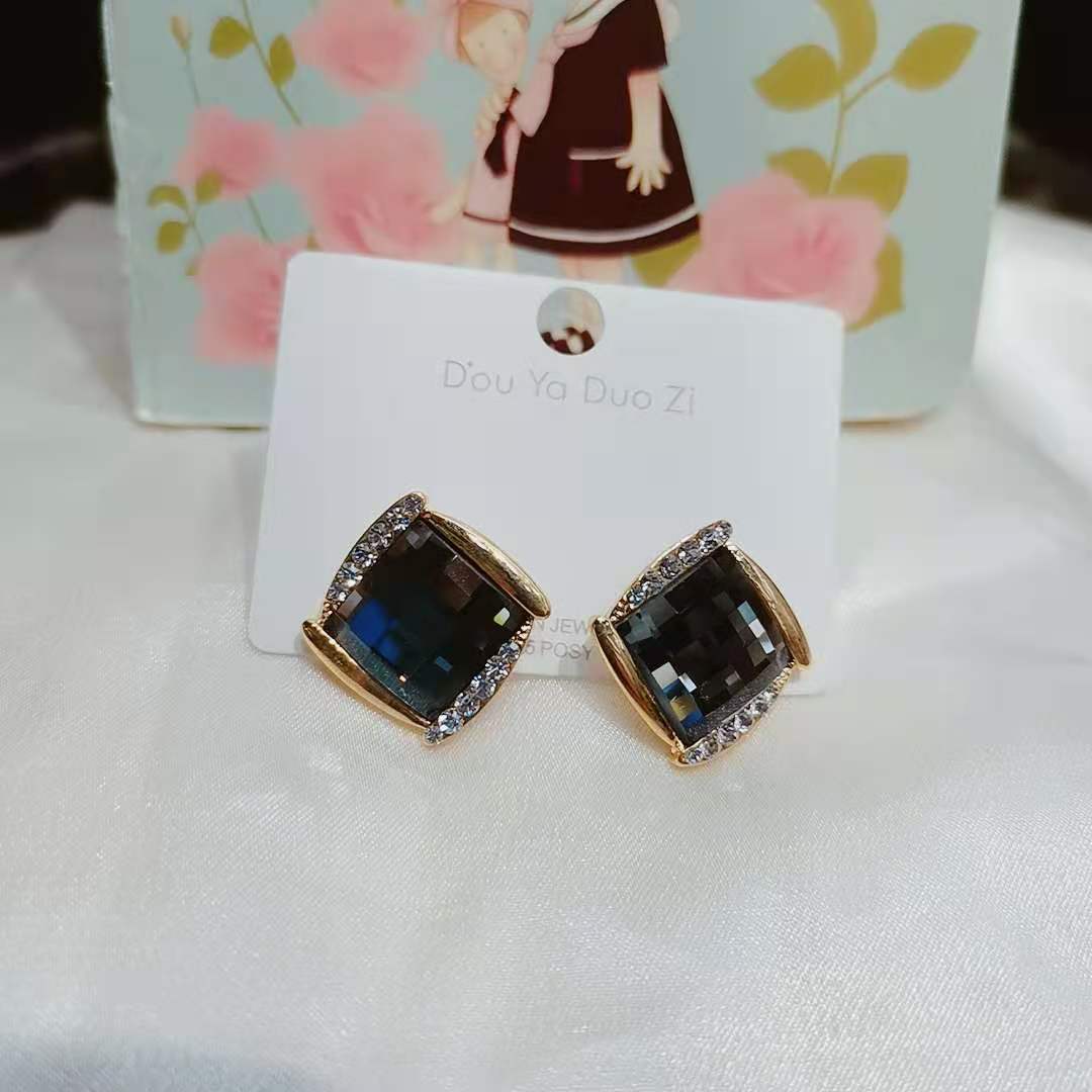 Fashionable square rhinestone crystal new earring silver needle earring allergy - proof earring thumbnail