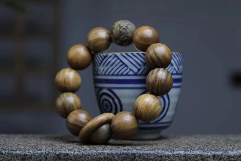 Natural sandalwood bracelet undefined